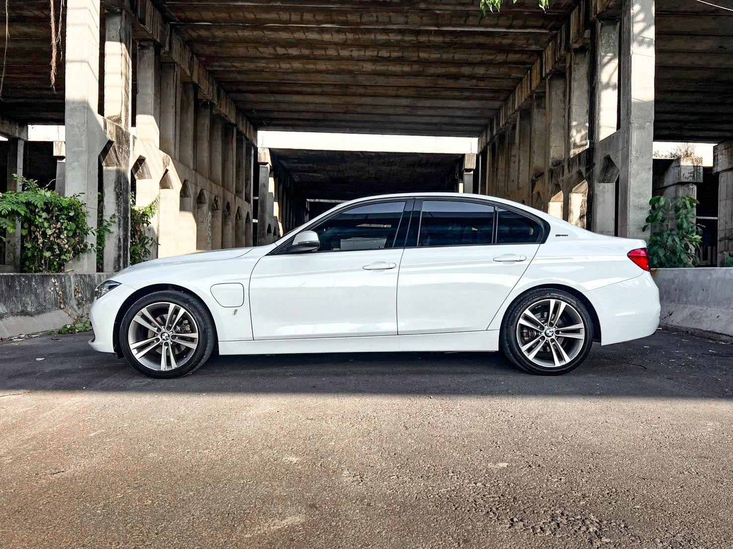 2019 BMW SERIES3 330e 2.0 Sport