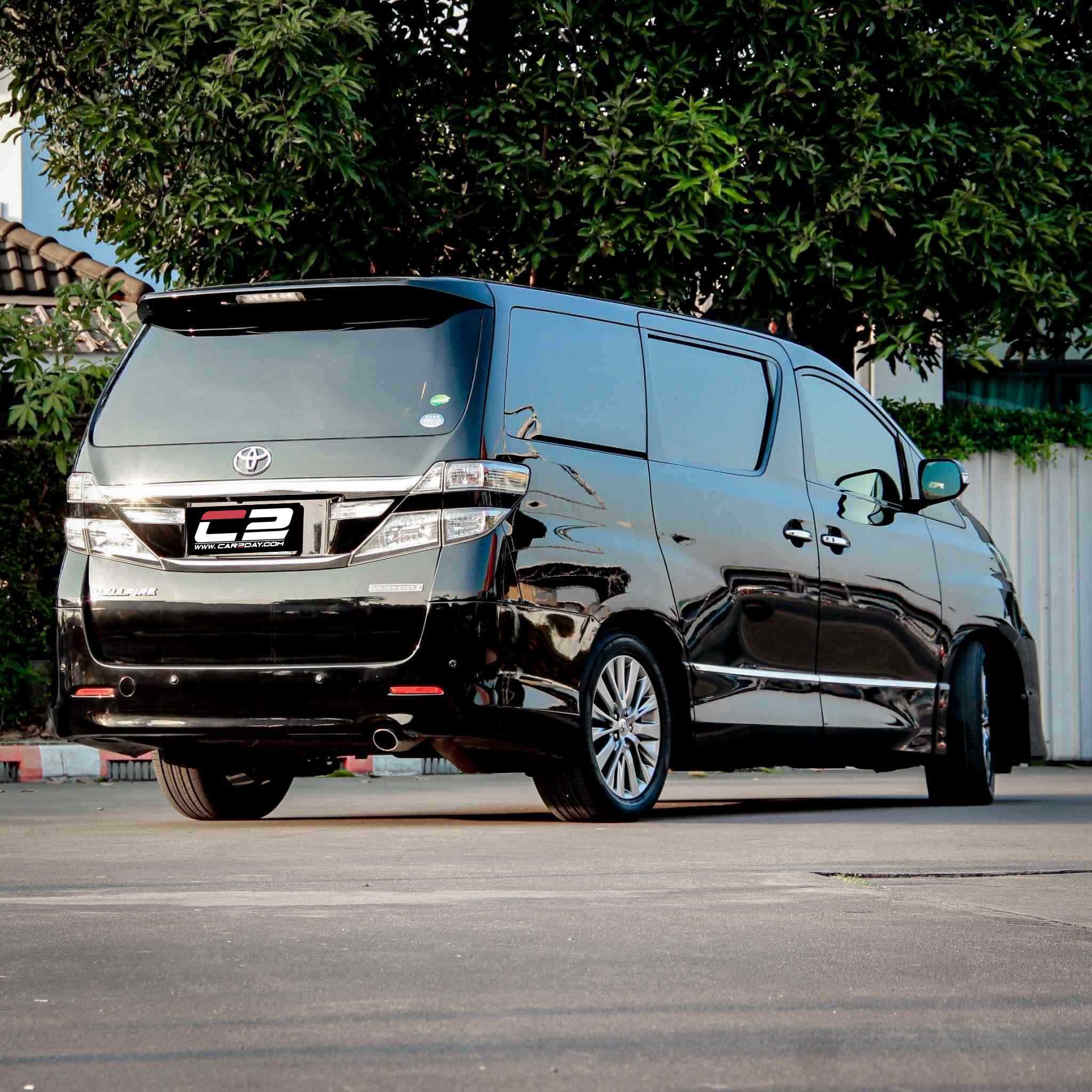 2014 Toyota Vellfire 2.4 Golden Eyes II Wagon