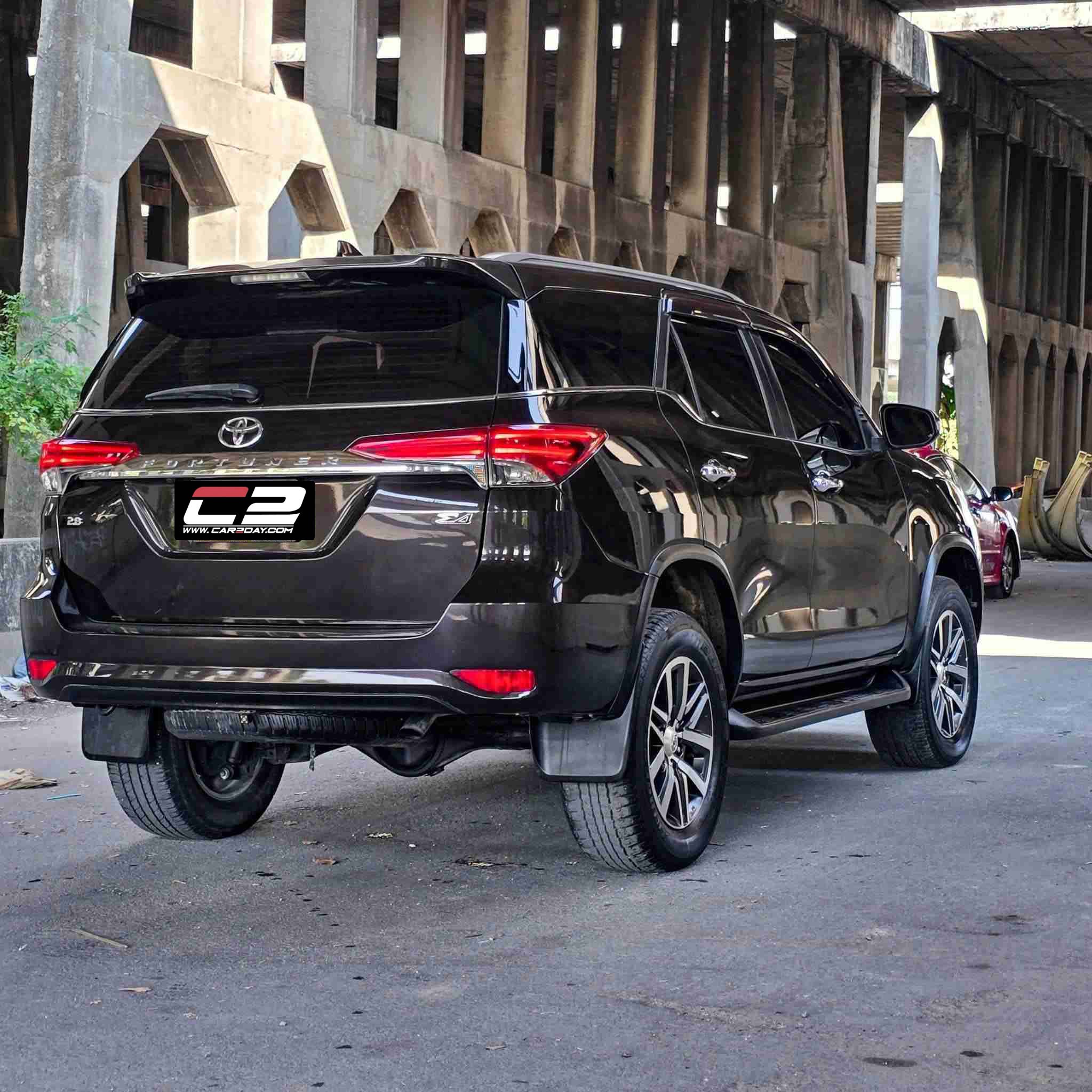 2015 TOYOTA FORTUNER 2.8 V 4WD