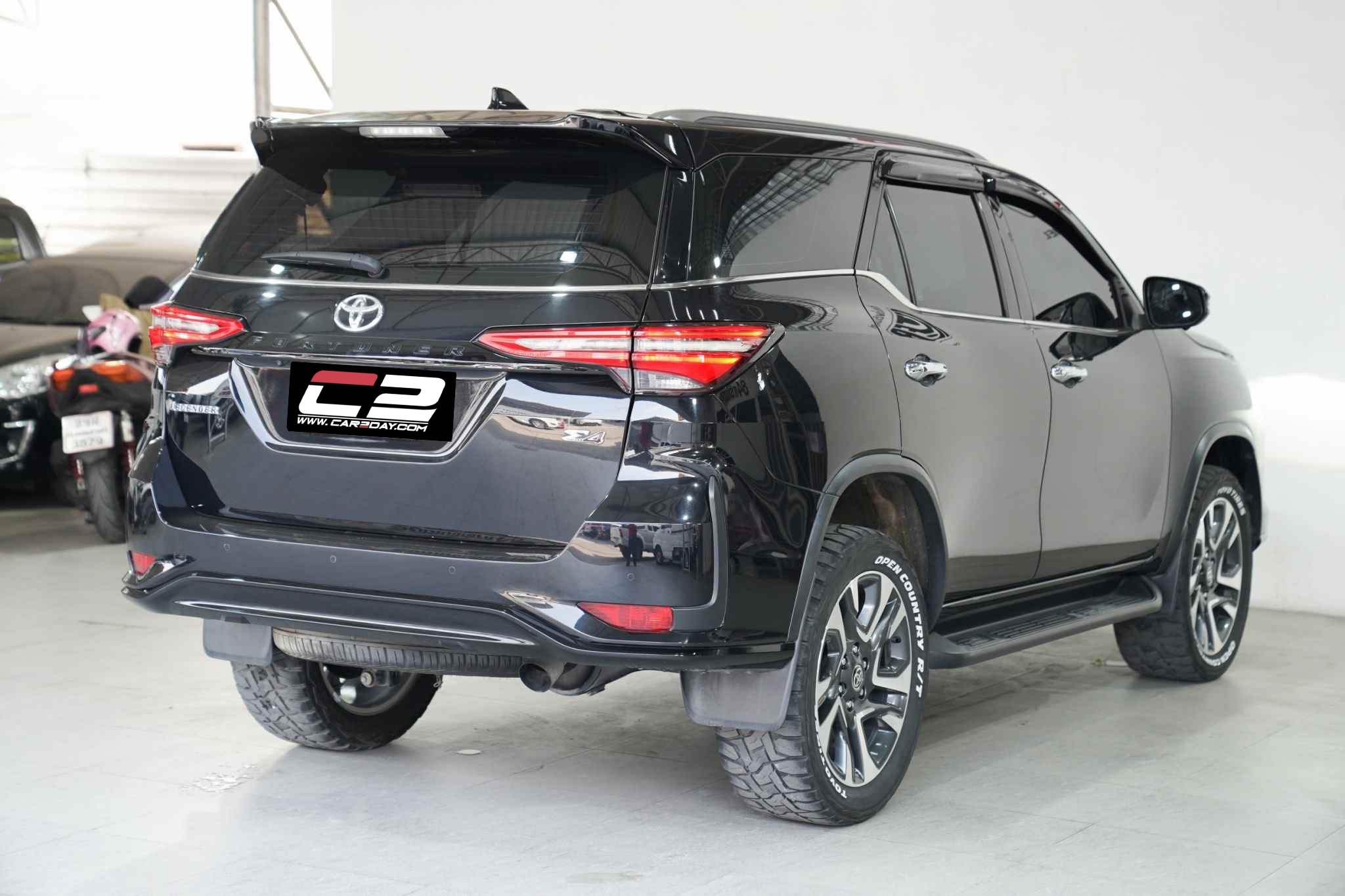 2021 TOYOTA FORTUNER 2.4 LEGENDER 4WD AT
