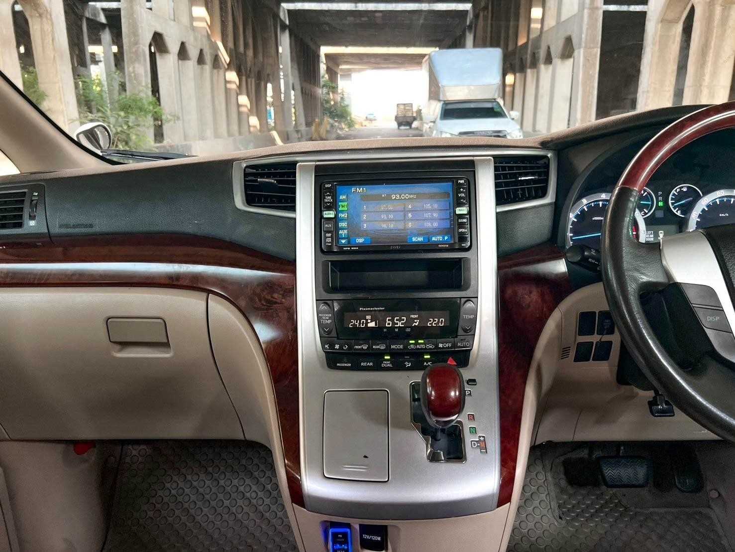 2010 Toyota Alphard 2.4V