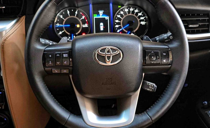 2015 TOYOTA FORTUNER 2.8 V 4WD