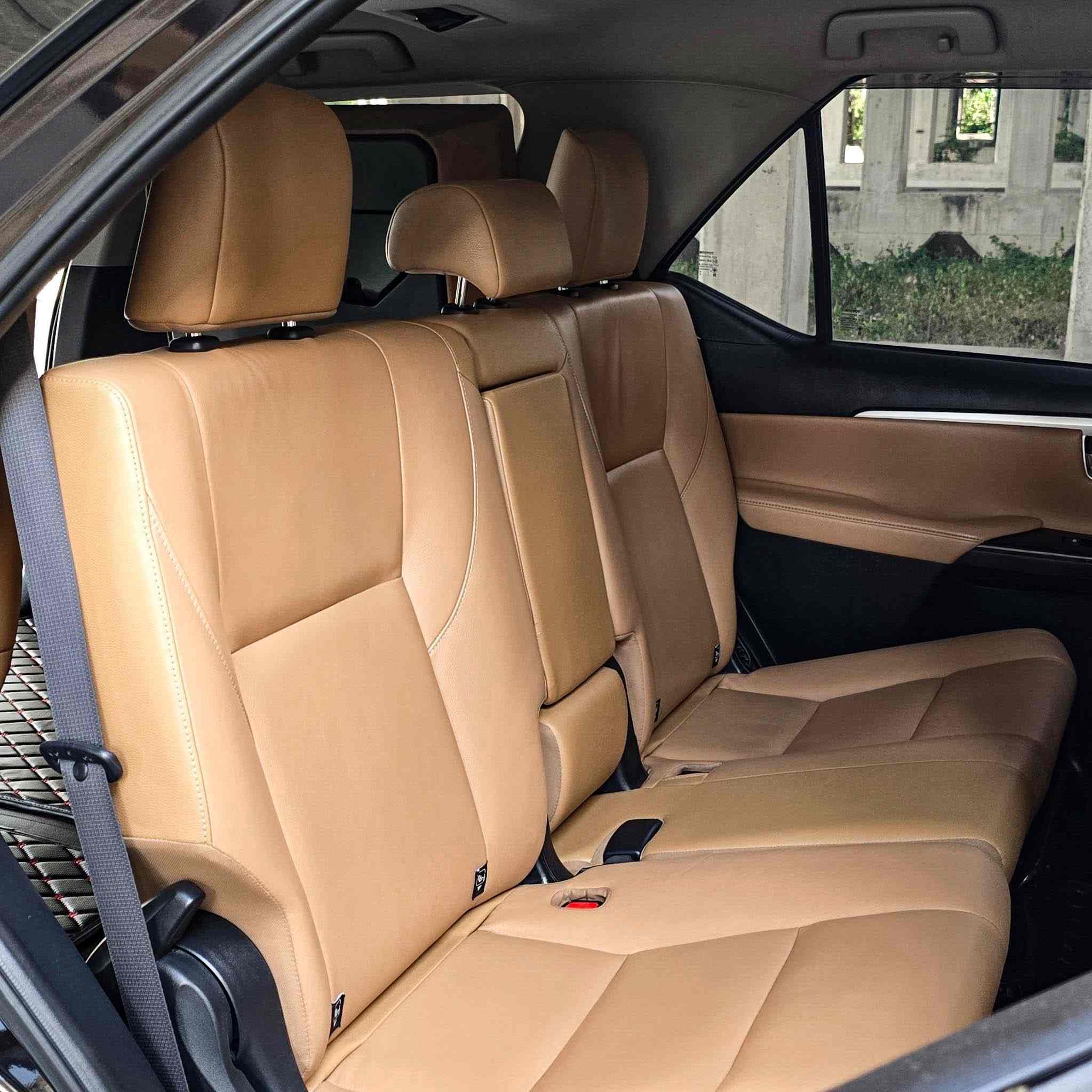 2015 TOYOTA FORTUNER 2.8 V 4WD