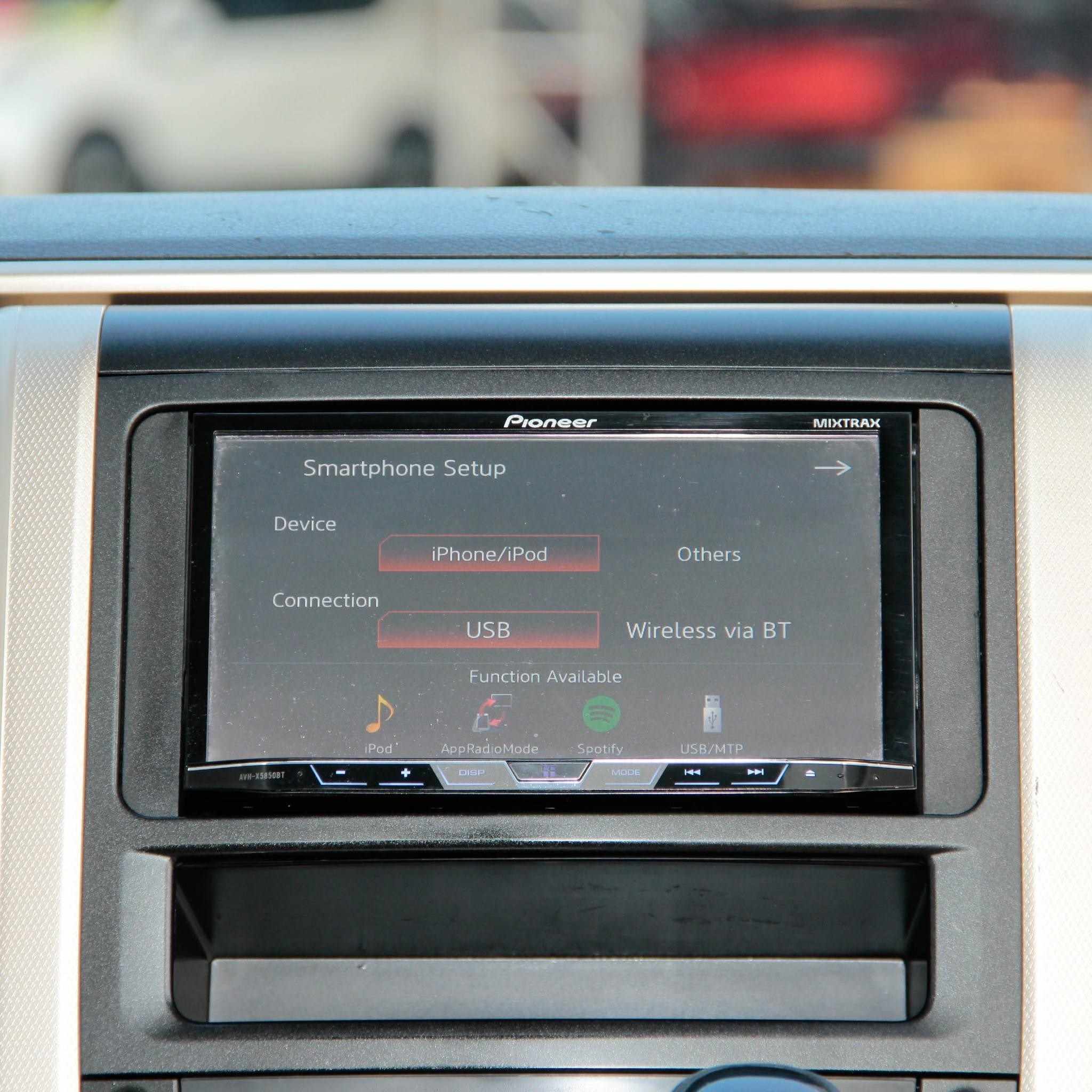 2014 Toyota Vellfire 2.4 Golden Eyes II Wagon