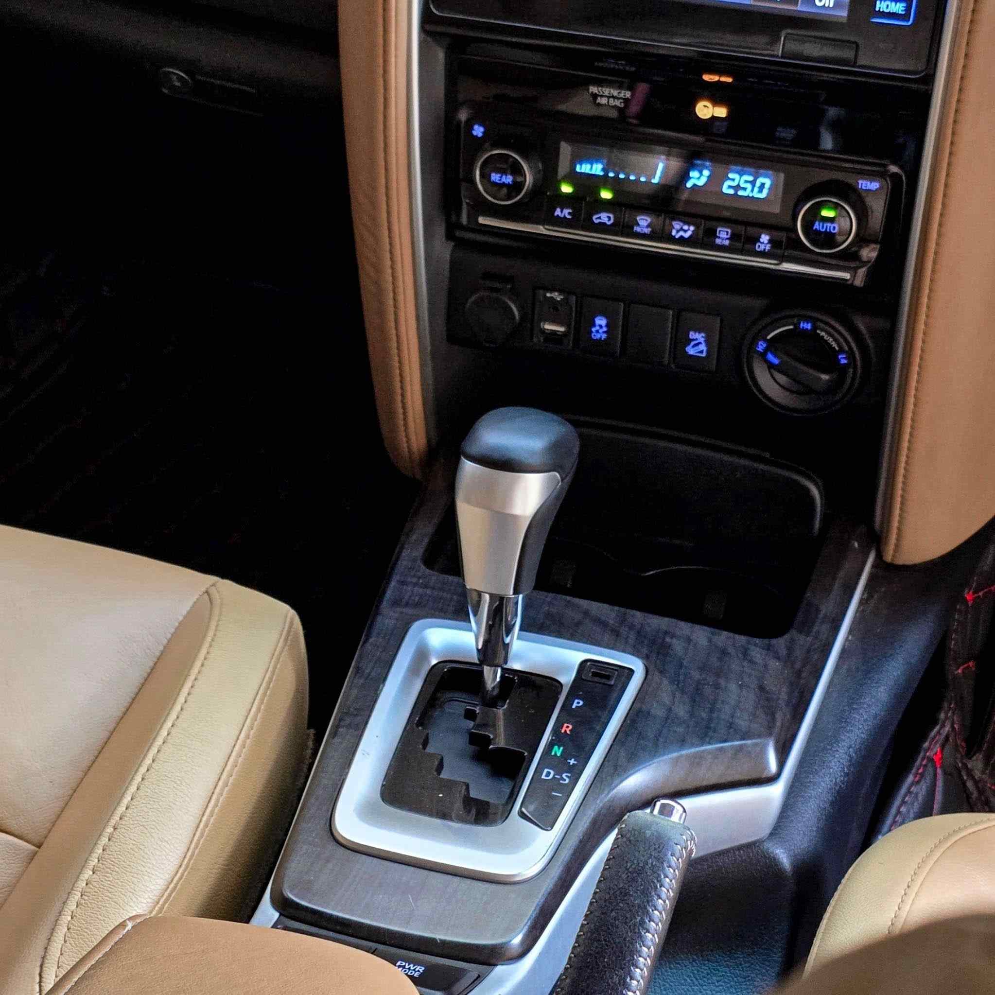 2015 TOYOTA FORTUNER 2.8 V 4WD