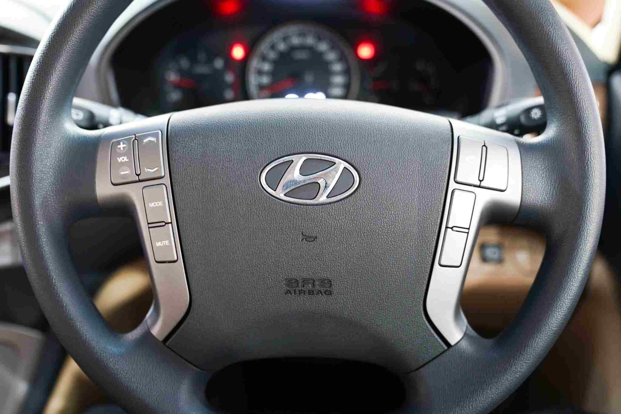 2019 HYUNDAI H1 2.5 Elite AT