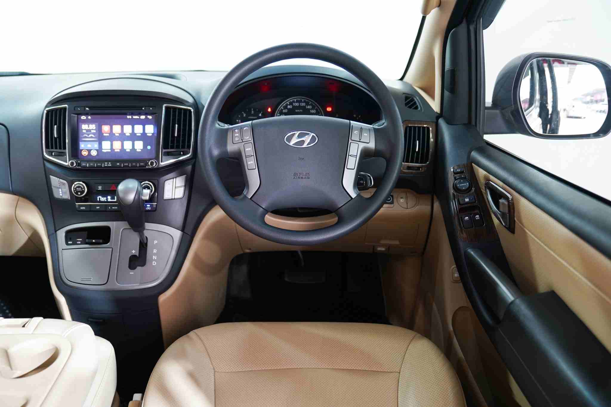 2019 HYUNDAI H1 2.5 Elite AT