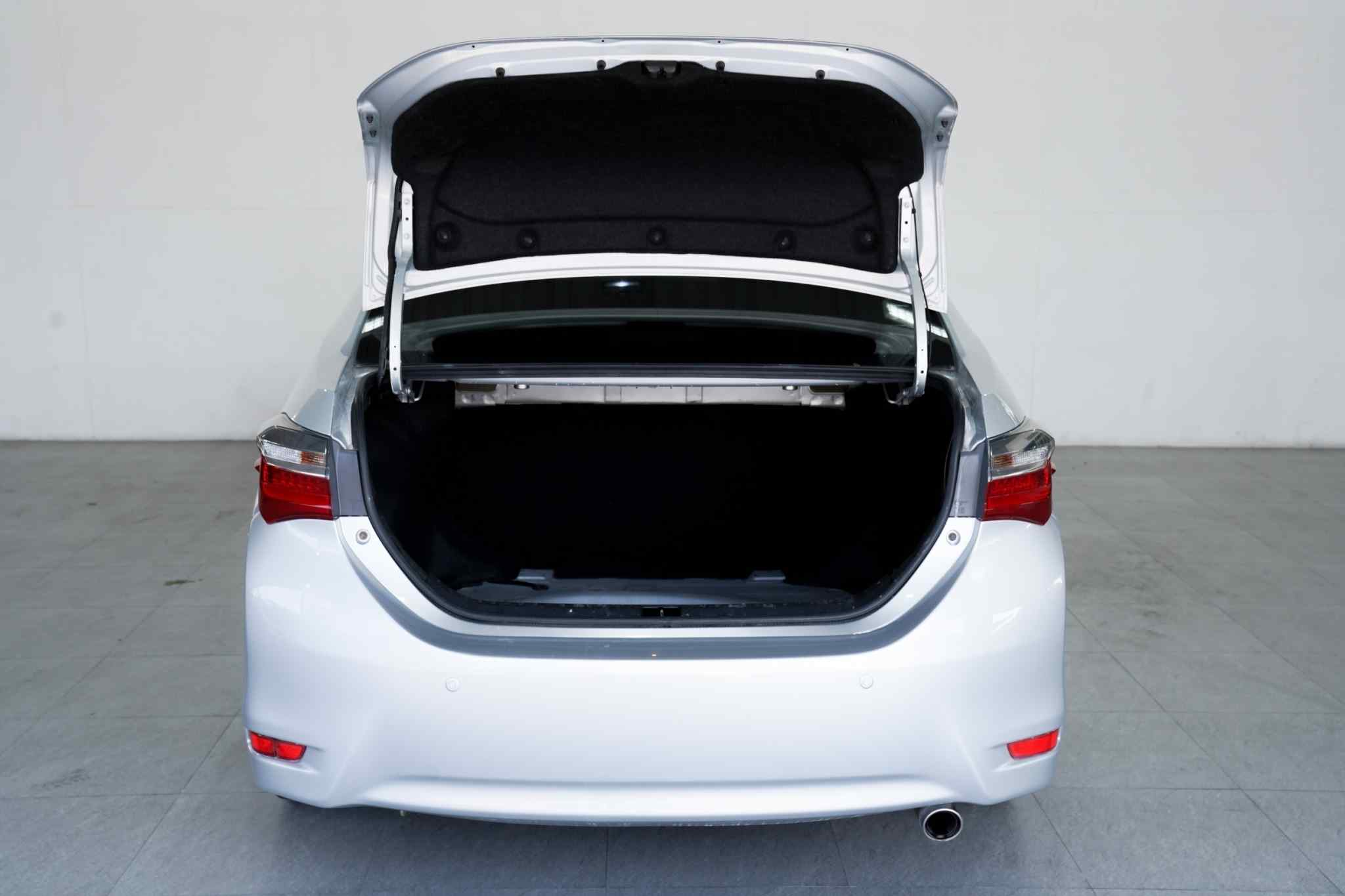 2018 TOYOTA ALTIS 1.8 E AT