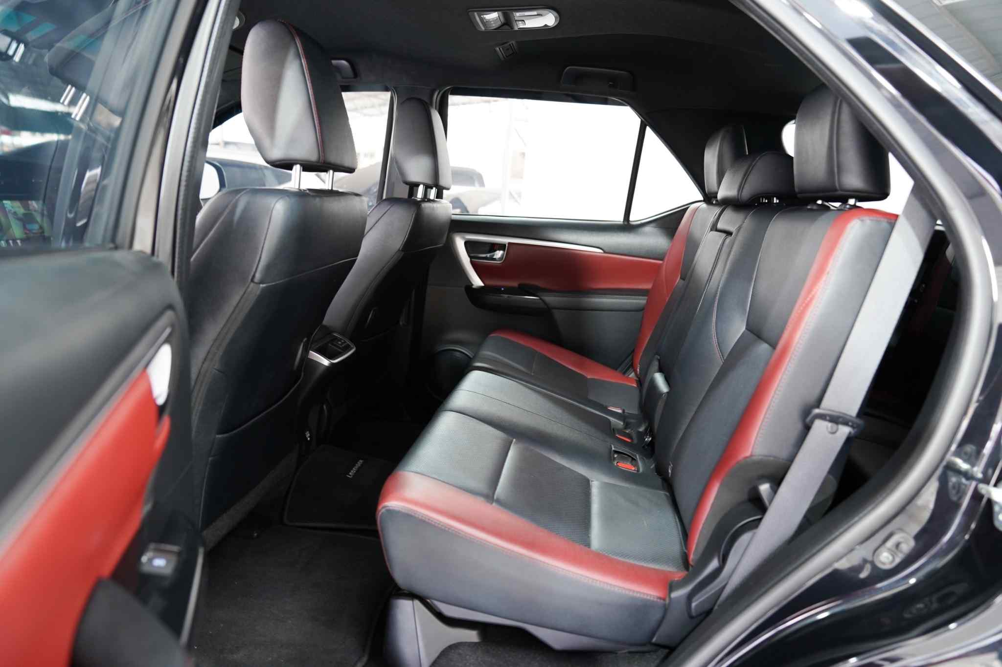 2021 TOYOTA FORTUNER 2.4 LEGENDER 4WD AT