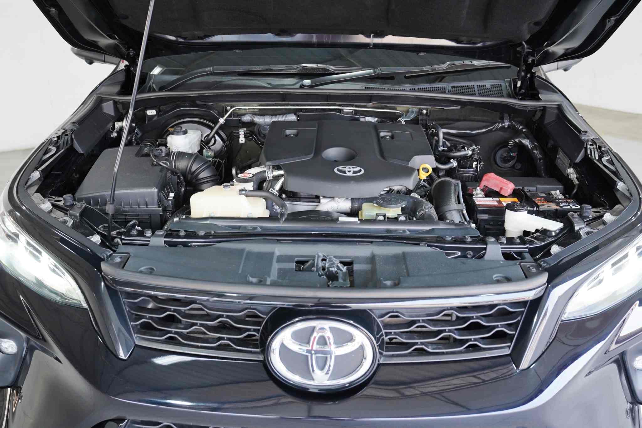 2021 TOYOTA FORTUNER 2.4 LEGENDER 4WD AT
