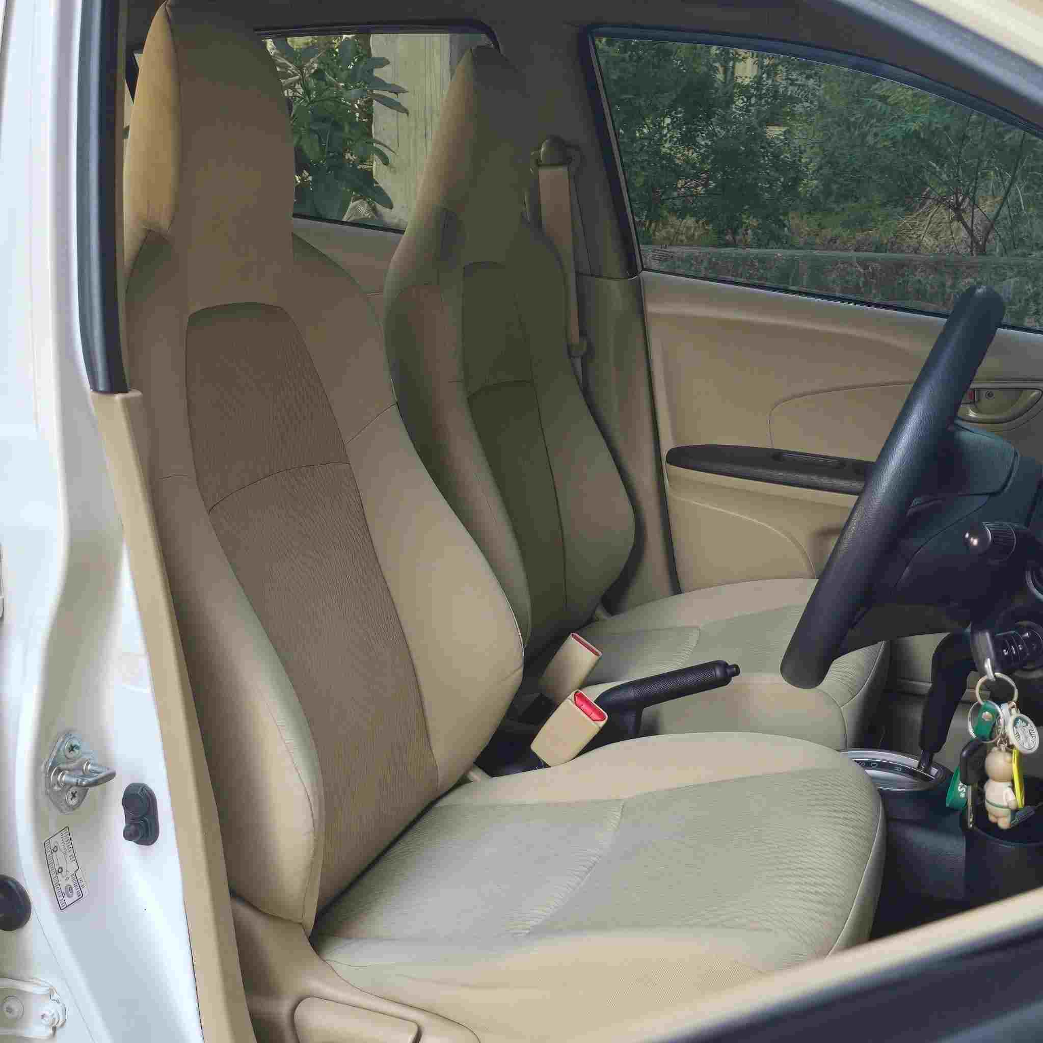 2013 HONDA BRIO AMAZE 1.2 V