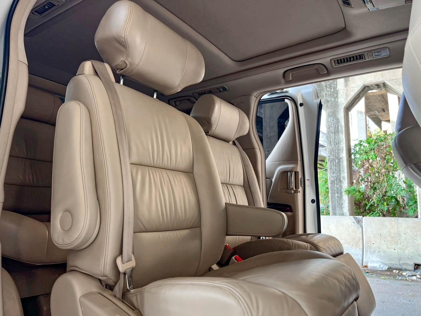 2010 Toyota Alphard 2.4V