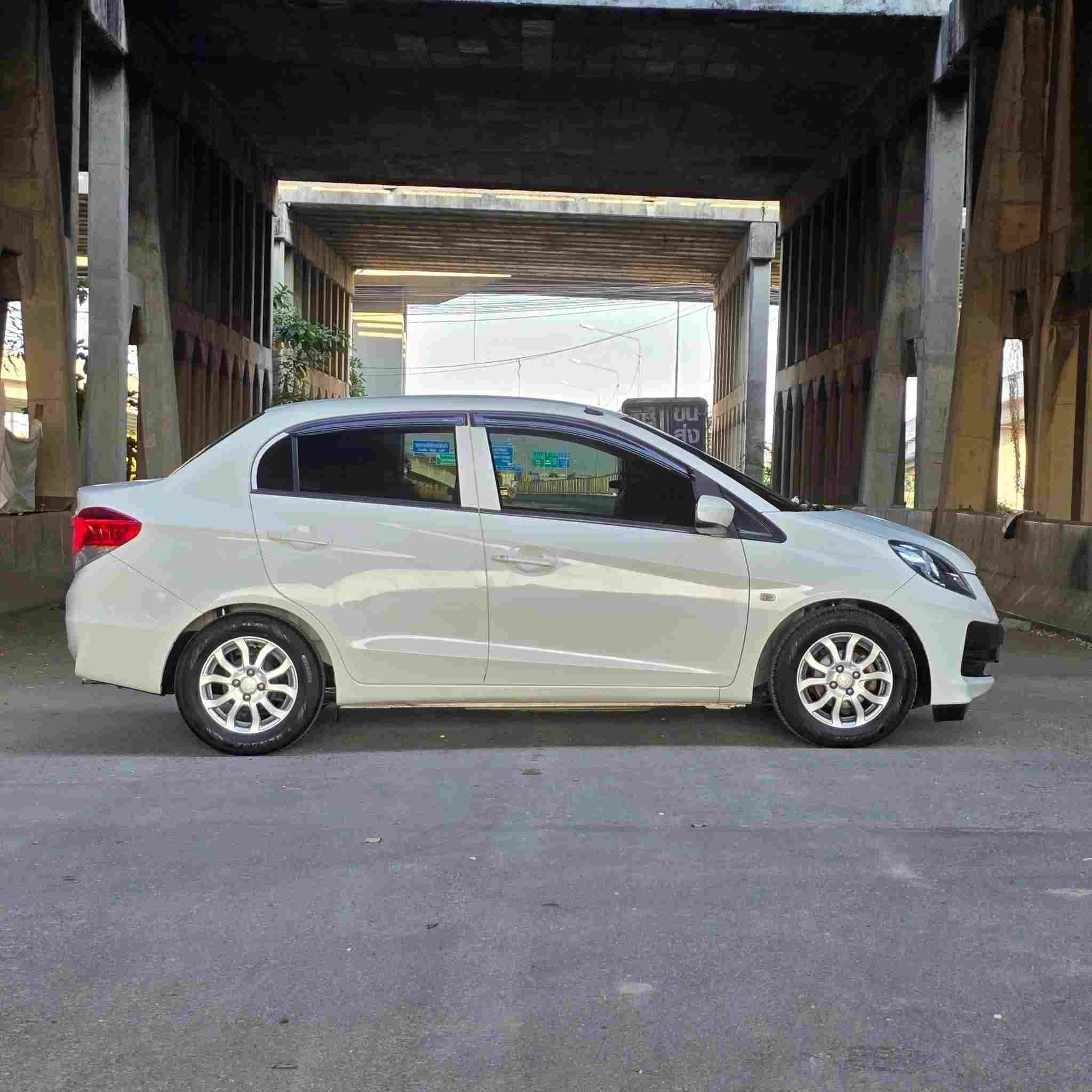 2013 HONDA BRIO AMAZE 1.2 V