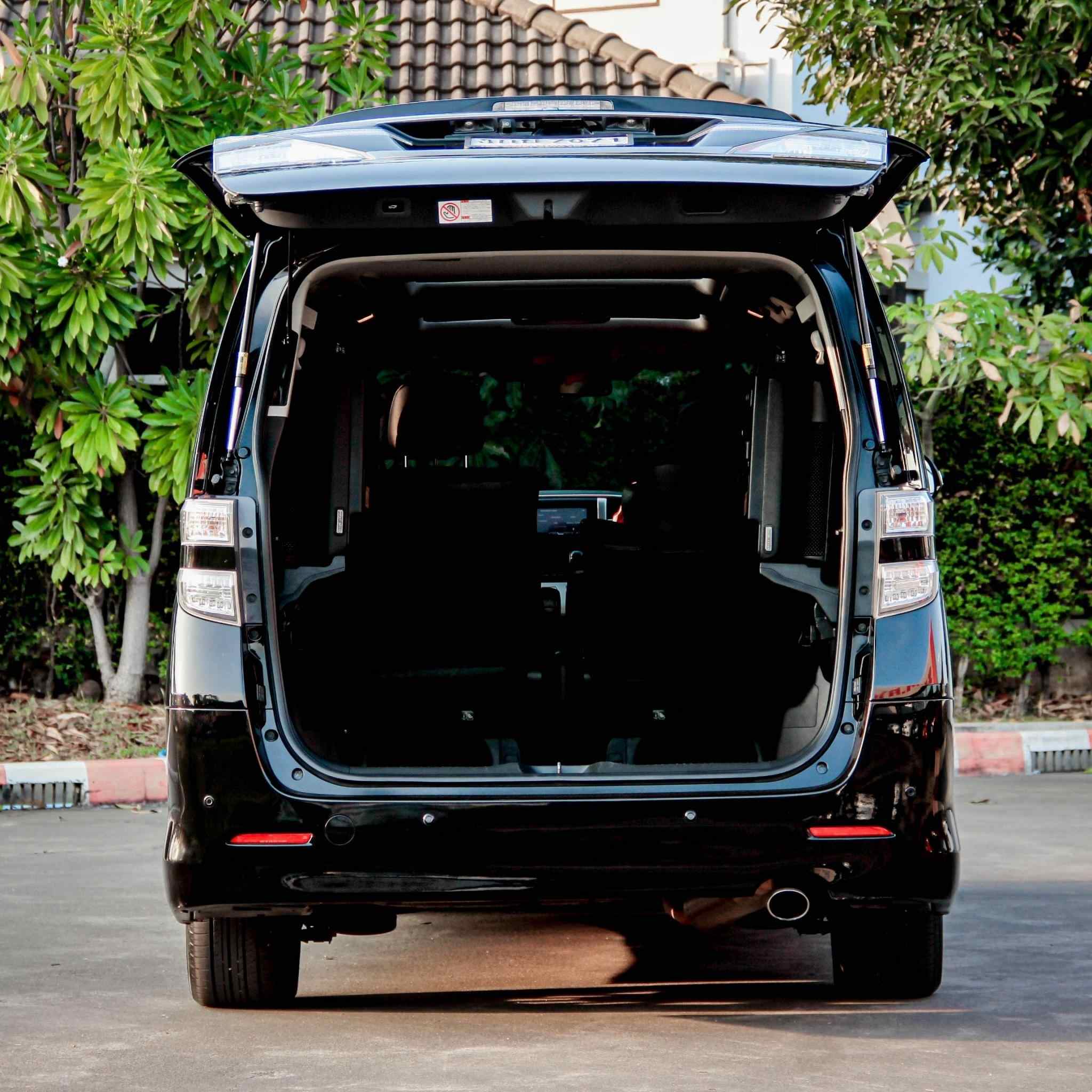 2014 Toyota Vellfire 2.4 Golden Eyes II Wagon