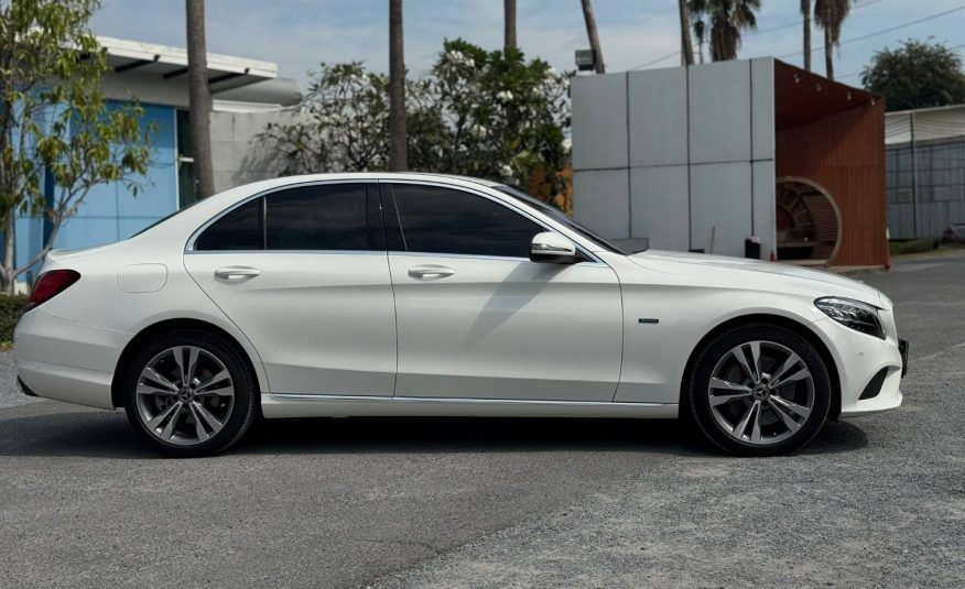 2019 Mercedes Benz C300e Avantgarde