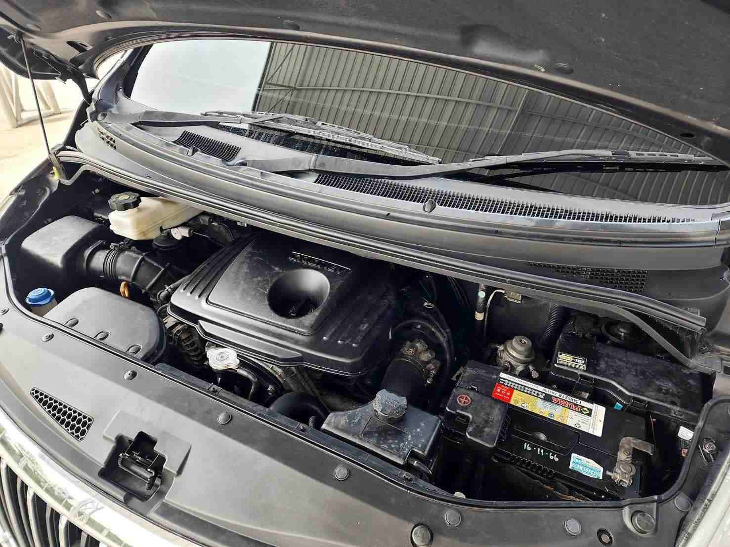 2016 Hyundai H1 2.5 Elite A/T