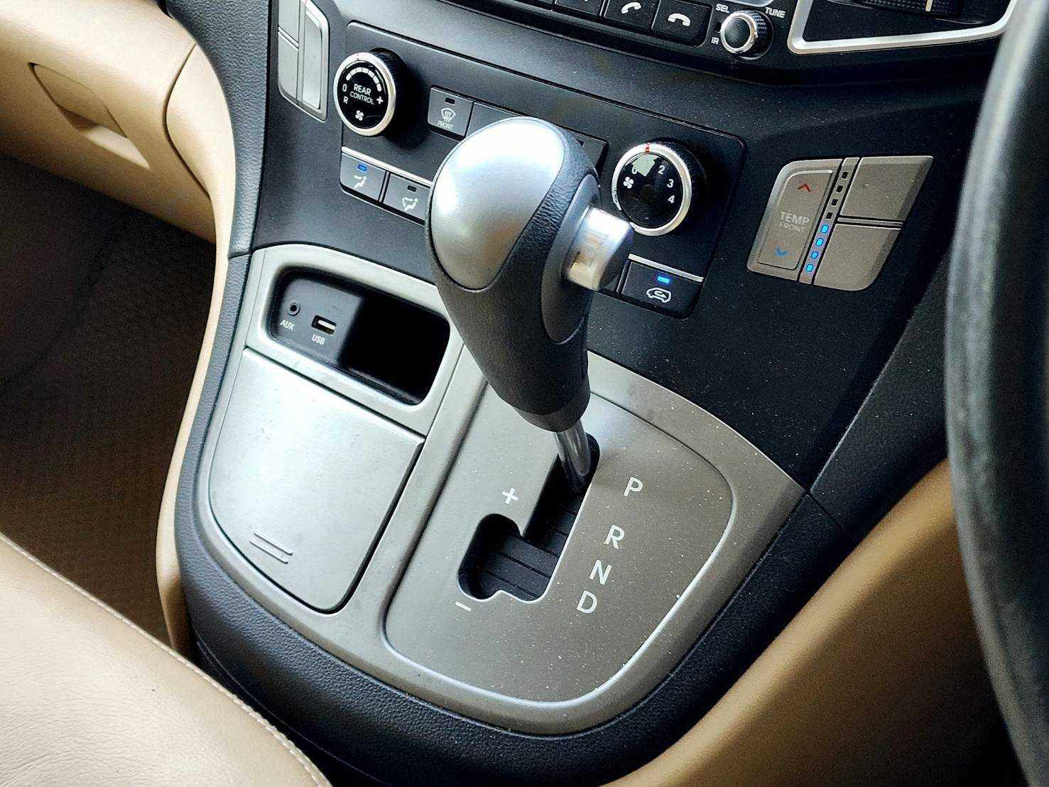 2016 Hyundai H1 2.5 Elite A/T