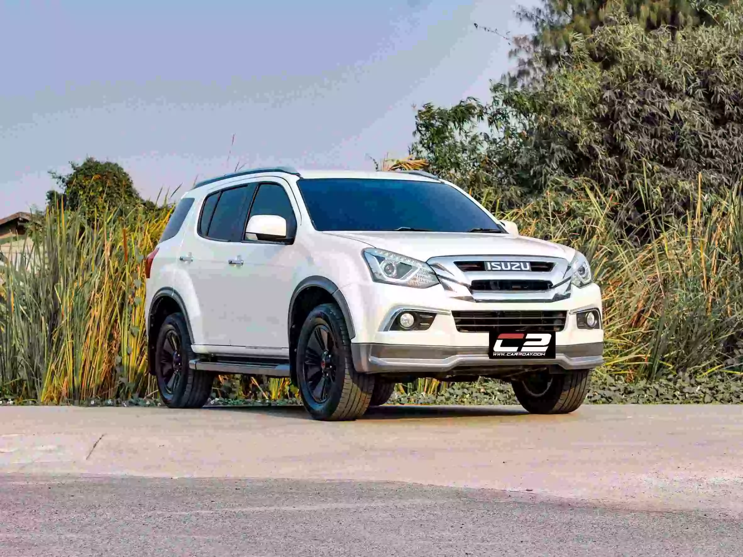 2019 ISUZU MUX 1.9 (DVD Navi)