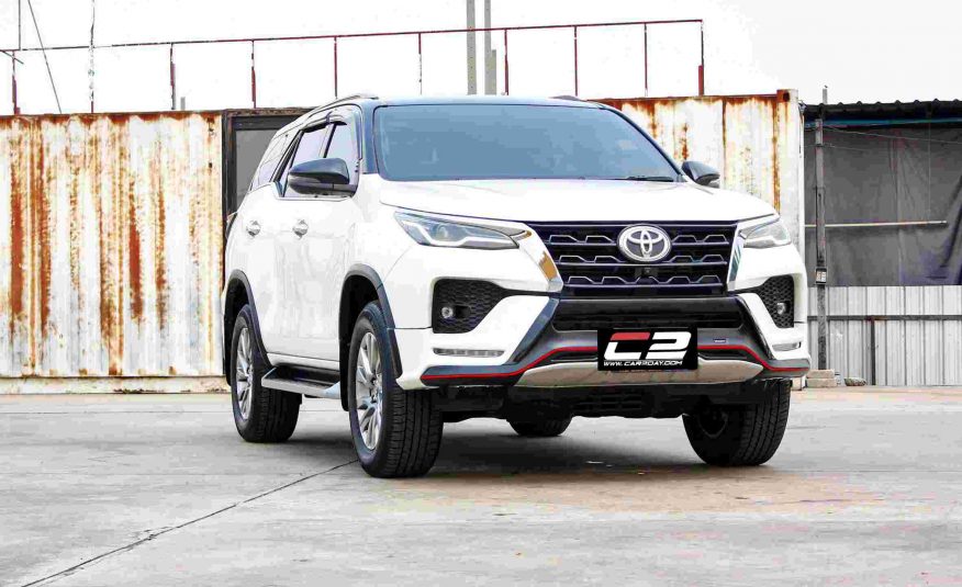 2022 TOYOTA FORTUNER 2.4 V 4WD LEADER