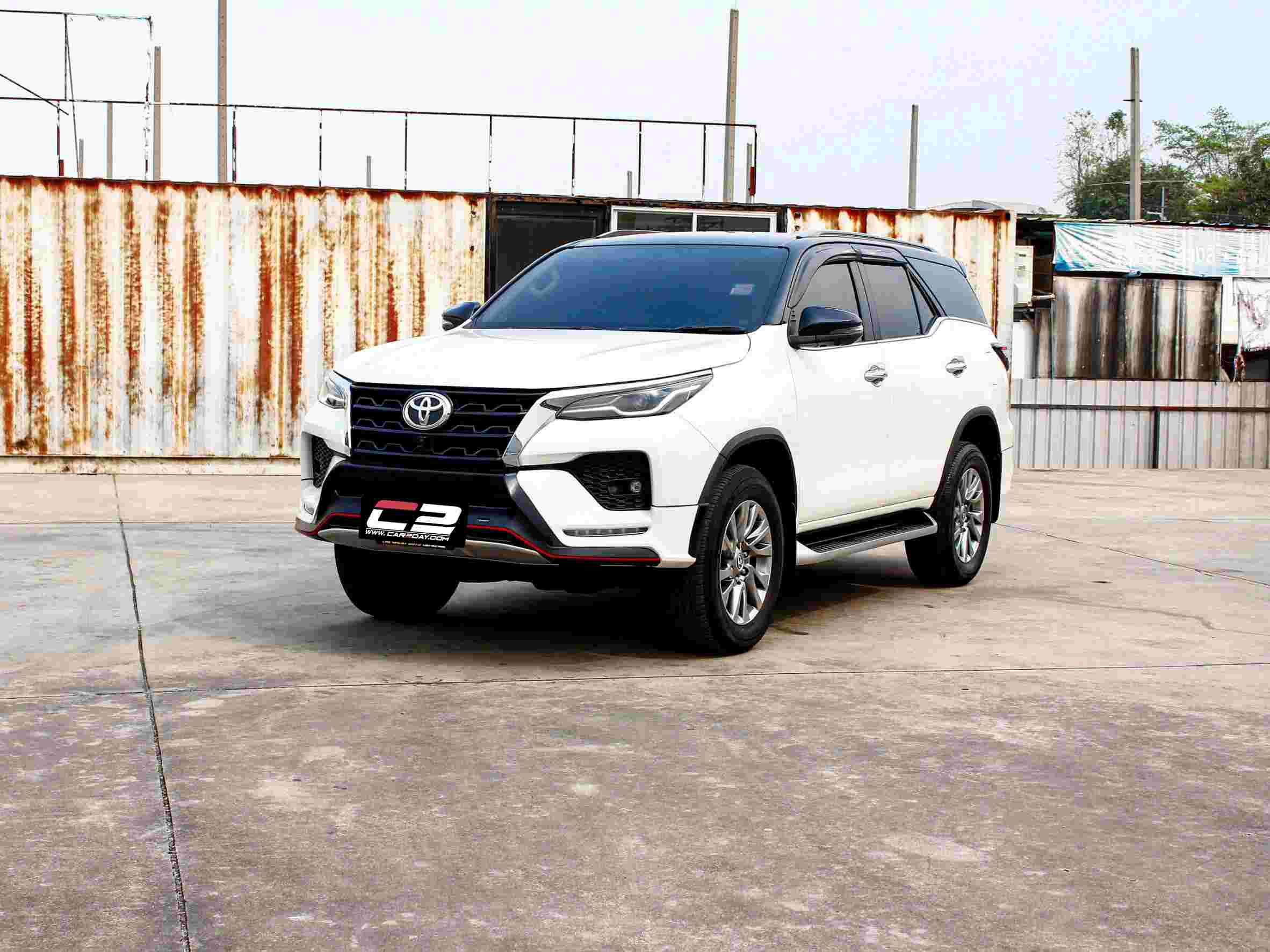 2022 TOYOTA FORTUNER 2.4 V 4WD LEADER