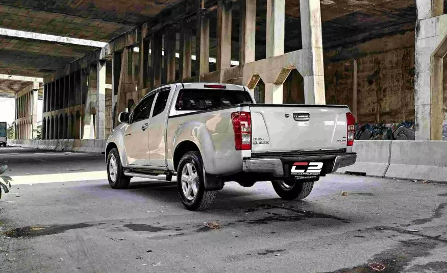 2013 ISUZU DMAX Hi – Lander Cab 2.5 VGS Z