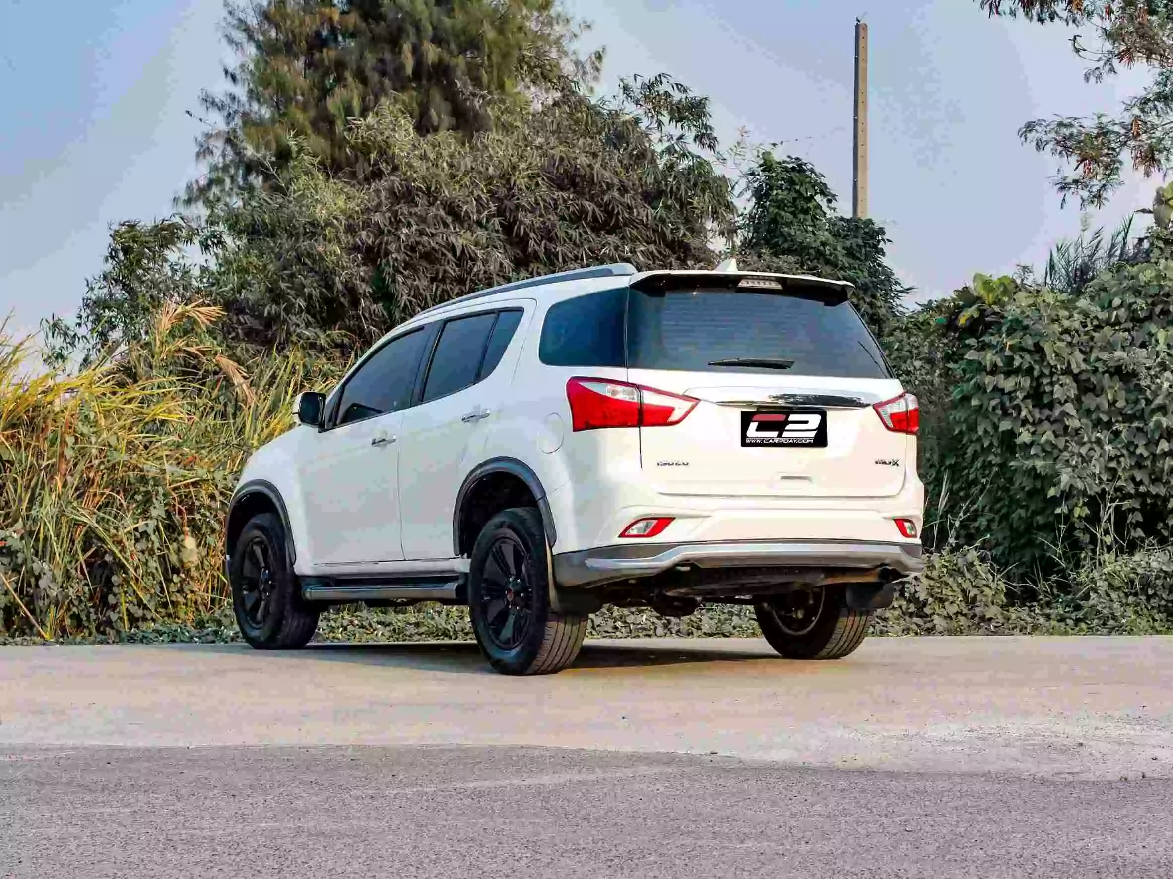 2019 ISUZU MUX 1.9 (DVD Navi)