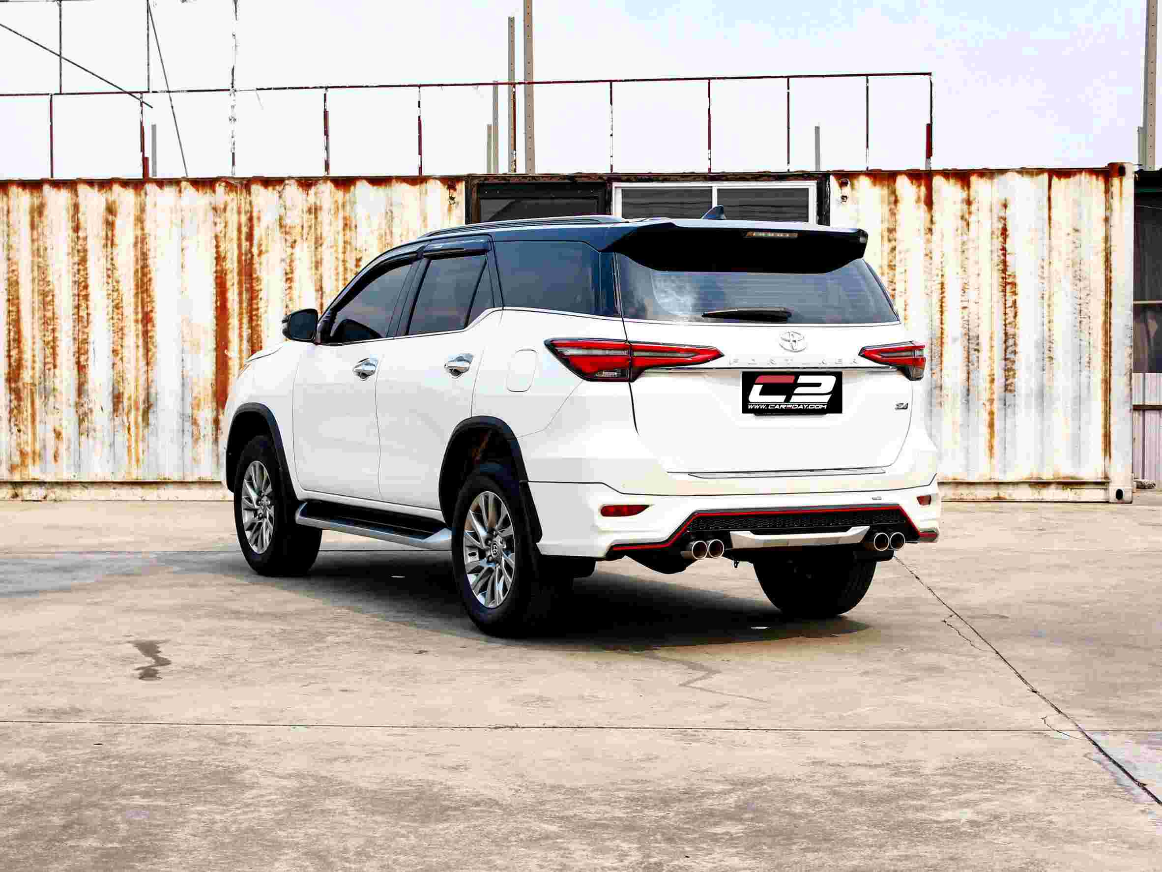 2022 TOYOTA FORTUNER 2.4 V 4WD LEADER