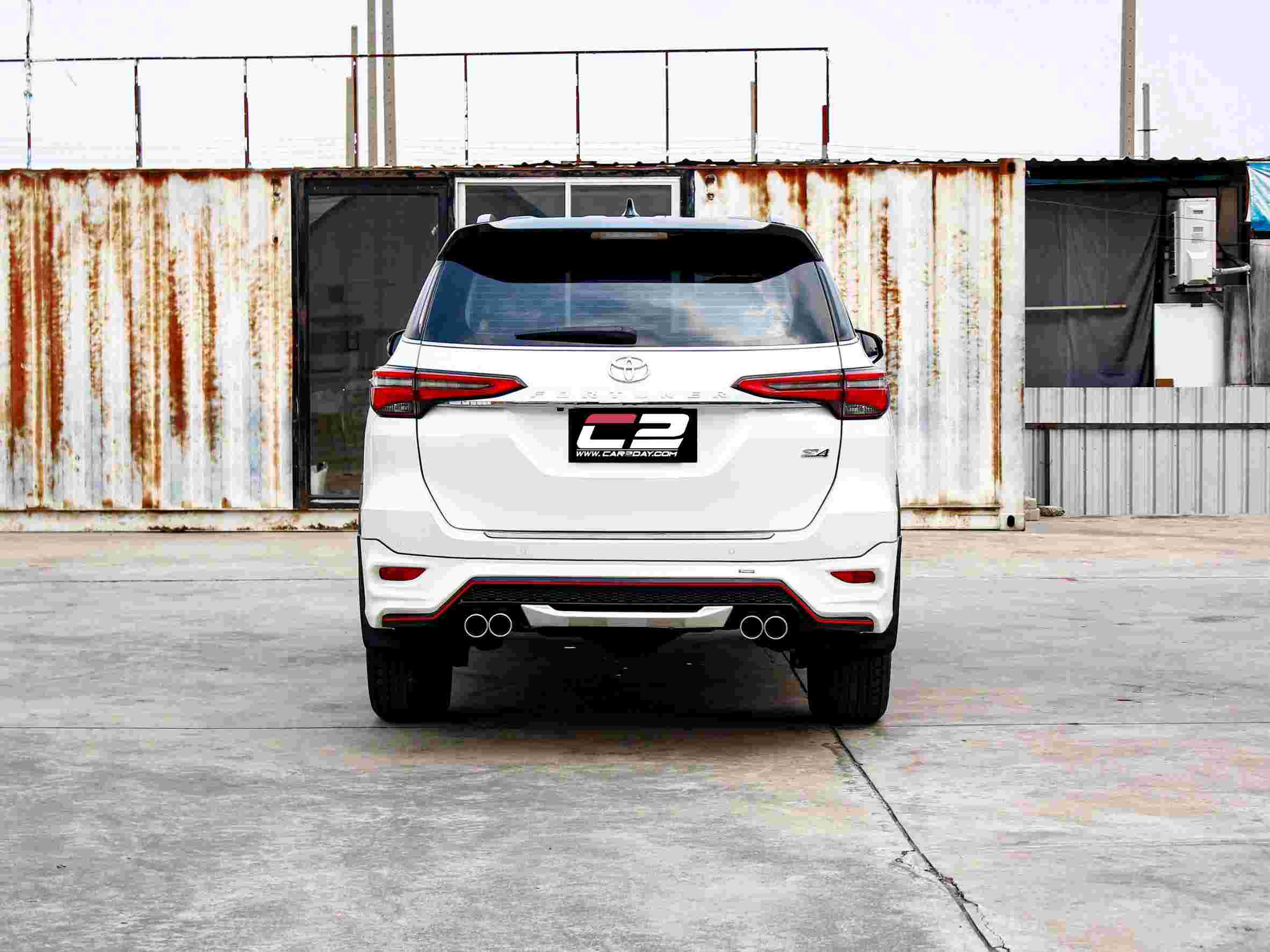 2022 TOYOTA FORTUNER 2.4 V 4WD LEADER