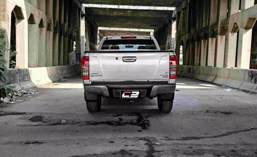 2013 ISUZU DMAX Hi – Lander Cab 2.5 VGS Z