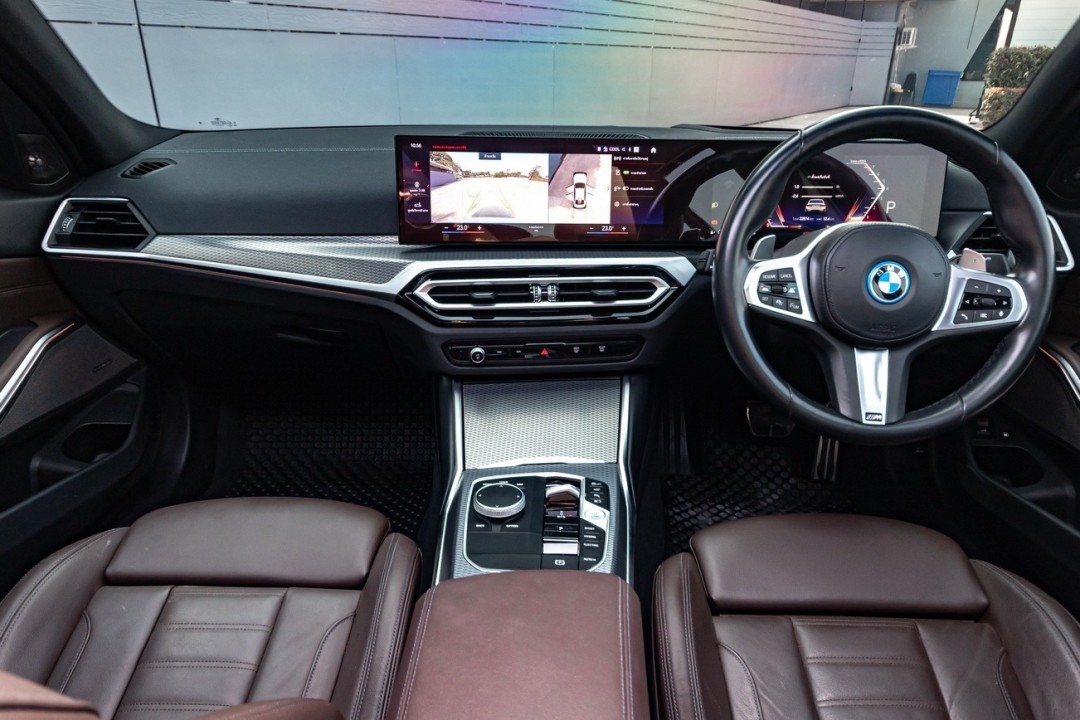 2023 BMW 330e M Sport LCI