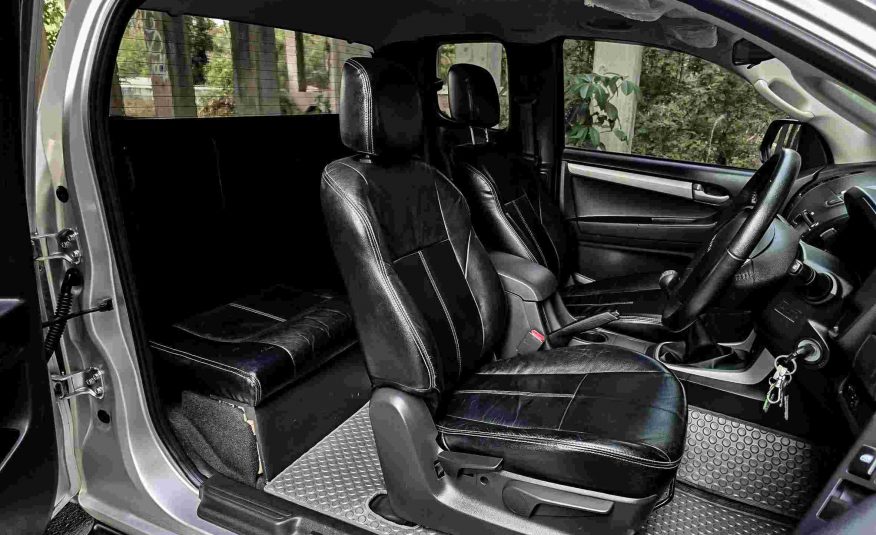 2013 ISUZU DMAX Hi – Lander Cab 2.5 VGS Z