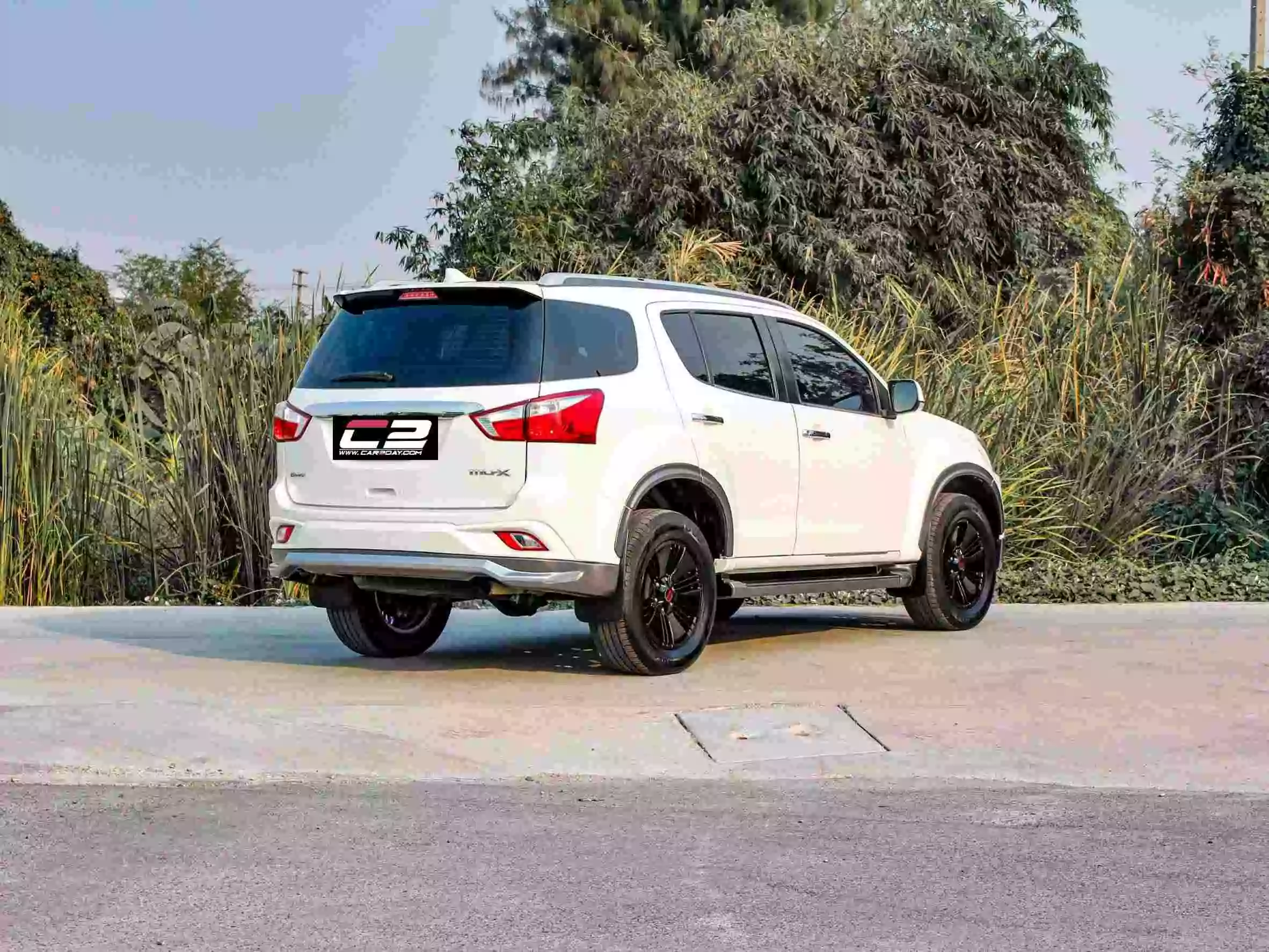 2019 ISUZU MUX 1.9 (DVD Navi)