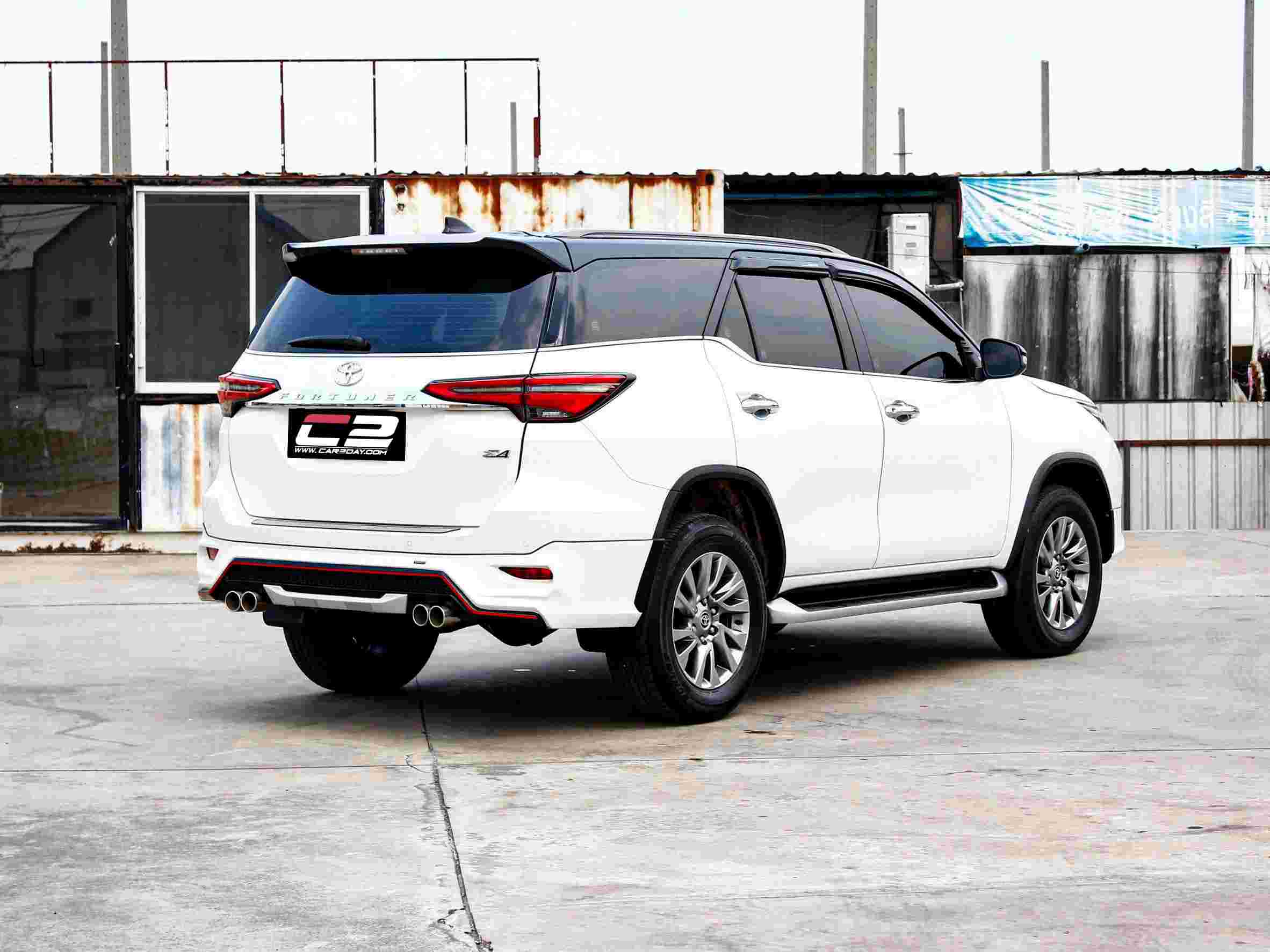 2022 TOYOTA FORTUNER 2.4 V 4WD LEADER