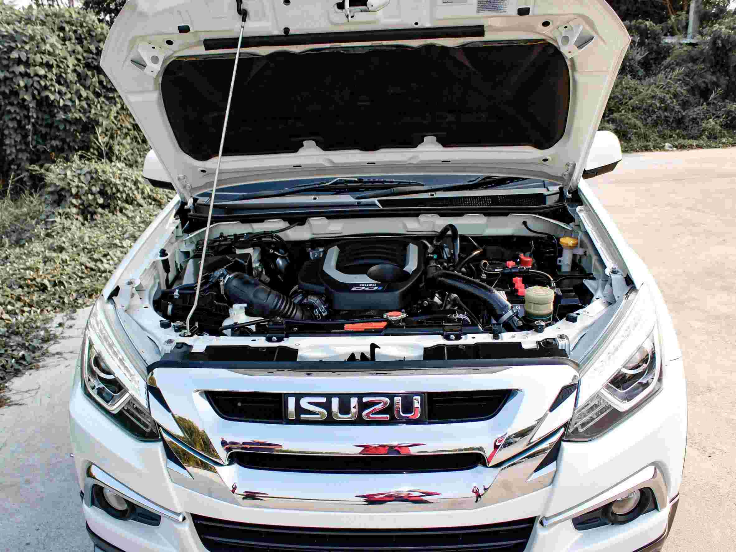 2019 ISUZU MUX 1.9 (DVD Navi)