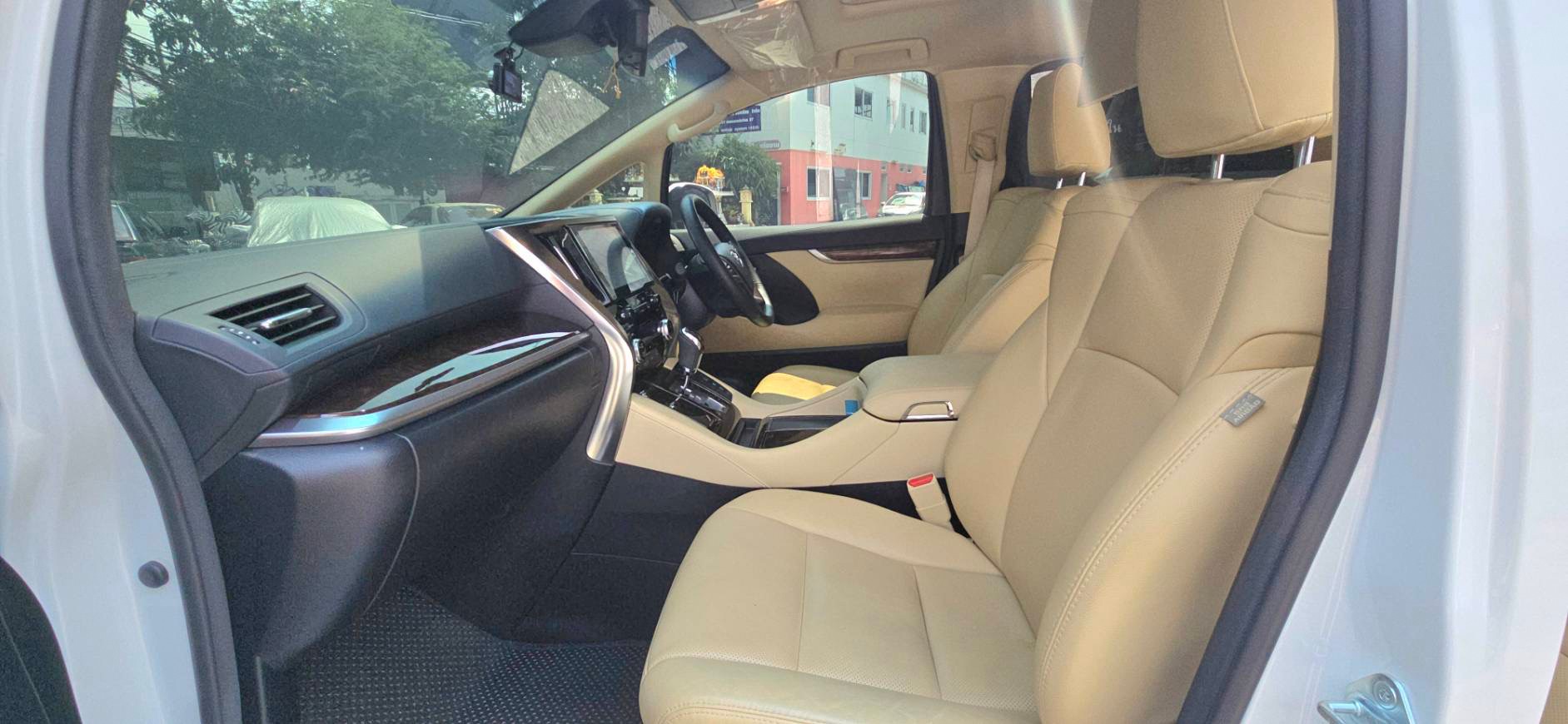 2021 Toyota Alphard 2.5 Hybrid X E Four
