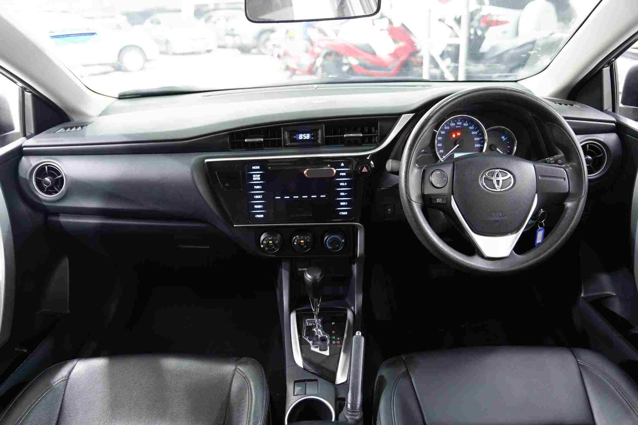 2017 TOYOTA ALTIS 1.8 E AT
