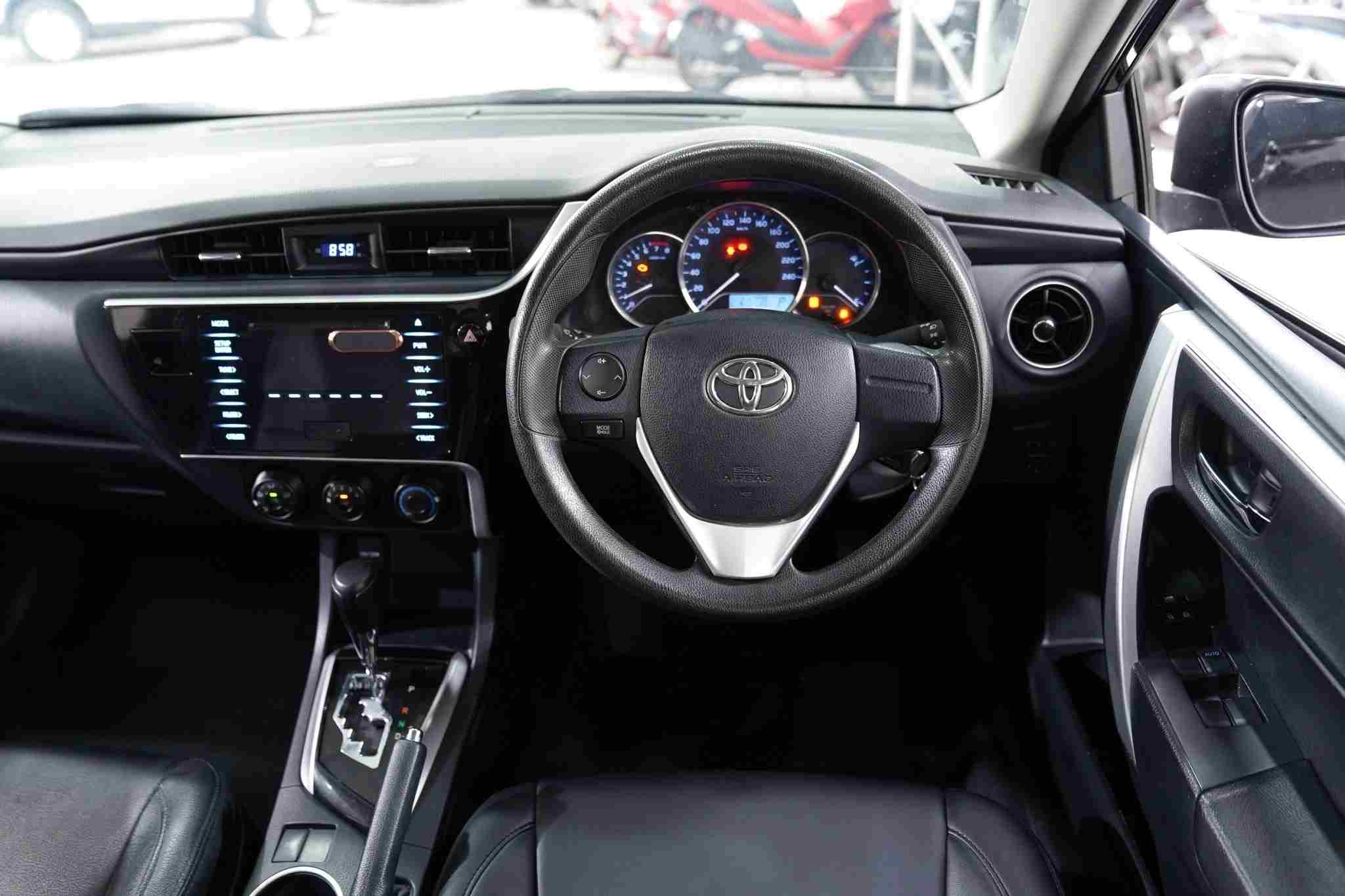 2017 TOYOTA ALTIS 1.8 E AT