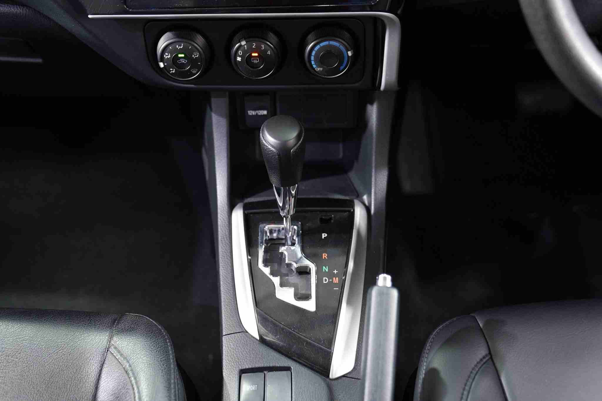 2017 TOYOTA ALTIS 1.8 E AT