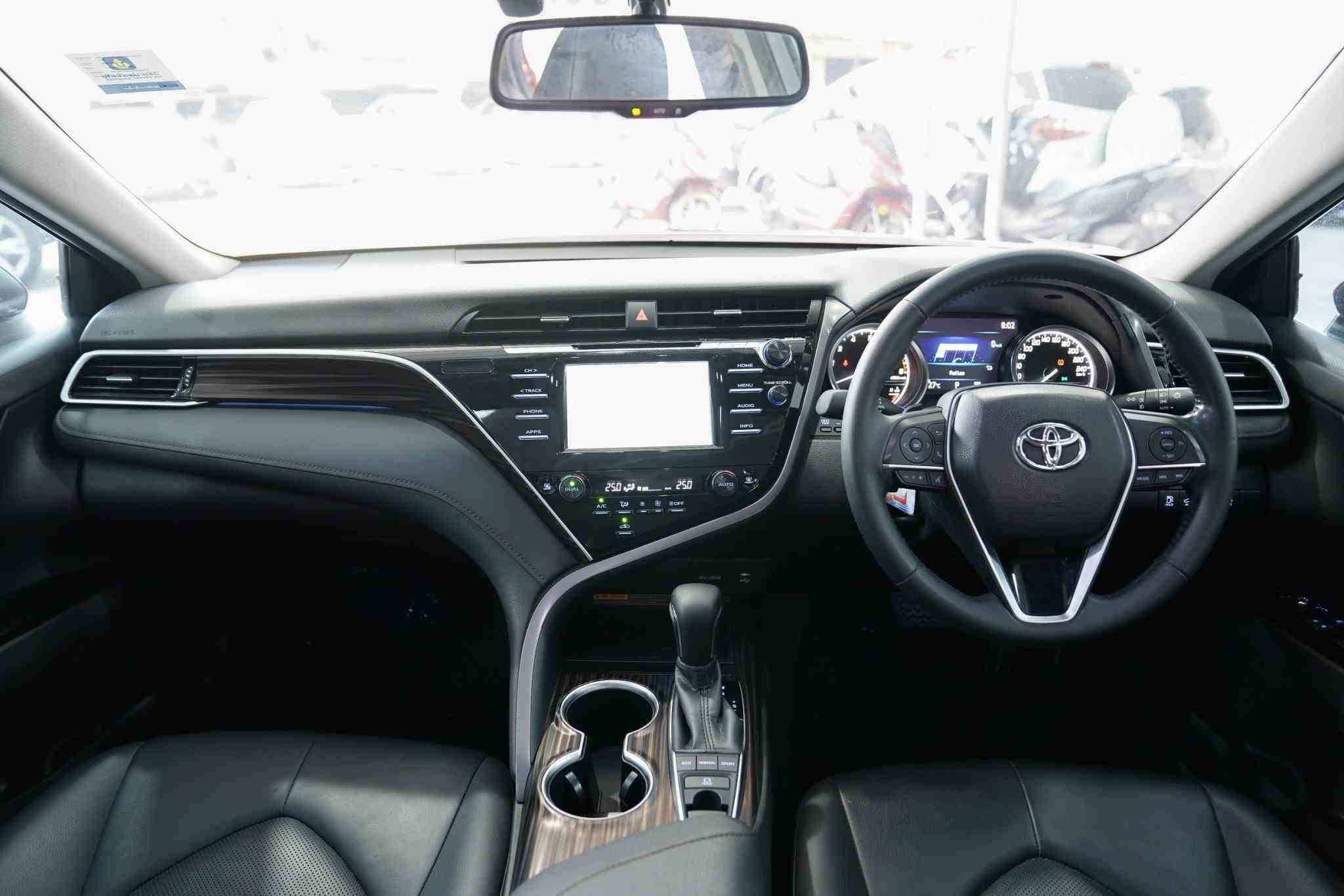 2018 TOYOTA CAMRY 2.5G AT