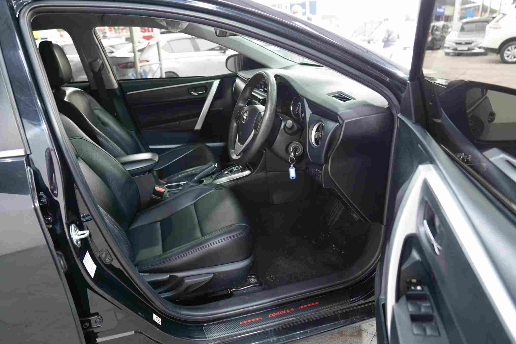 2017 TOYOTA ALTIS 1.8 E AT
