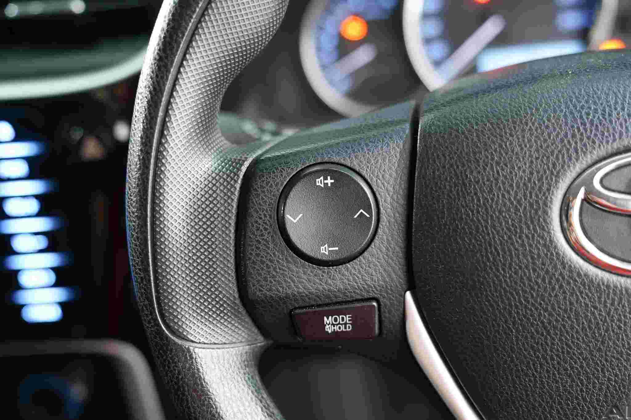 2017 TOYOTA ALTIS 1.8 E AT