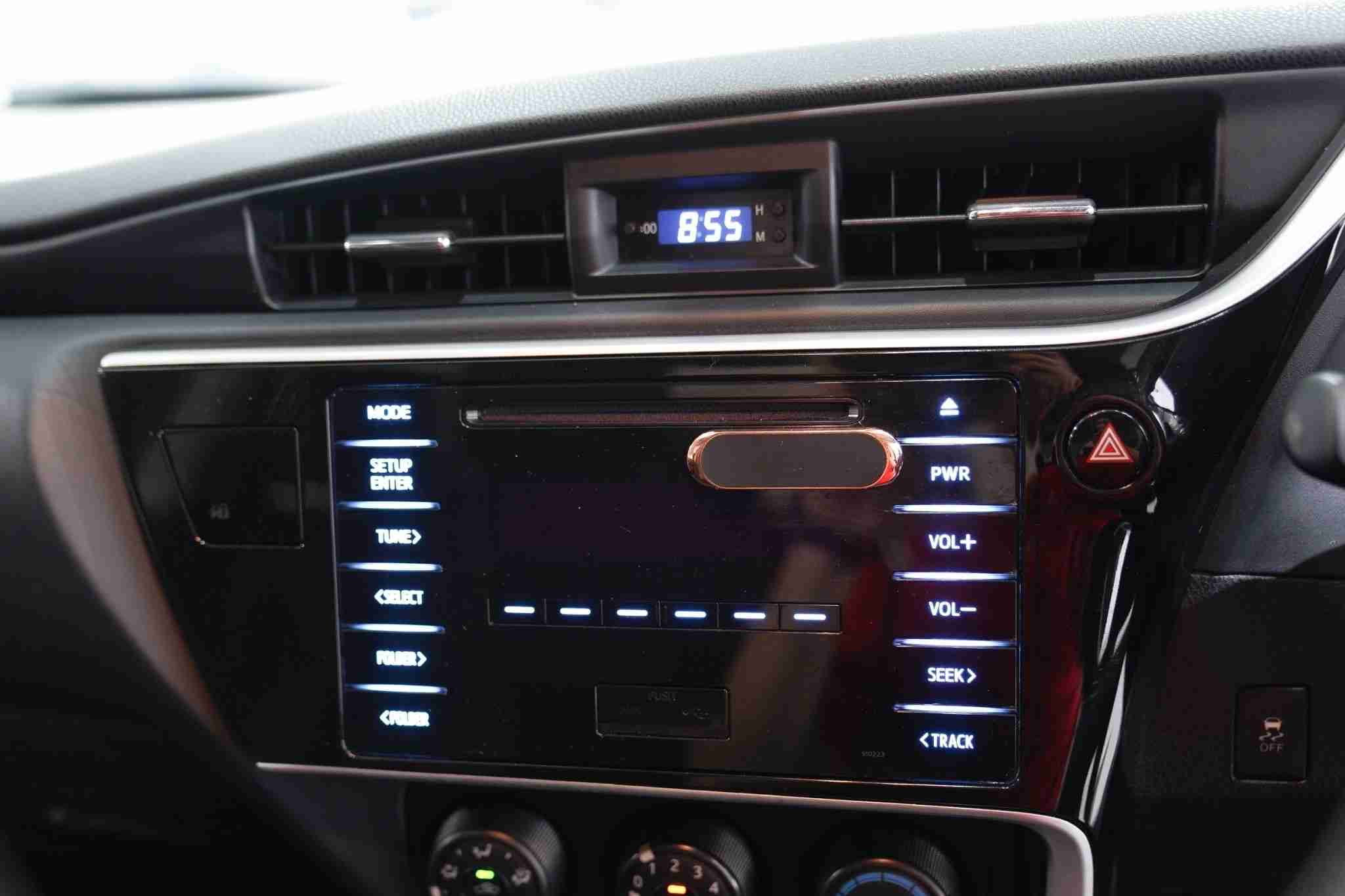 2017 TOYOTA ALTIS 1.8 E AT