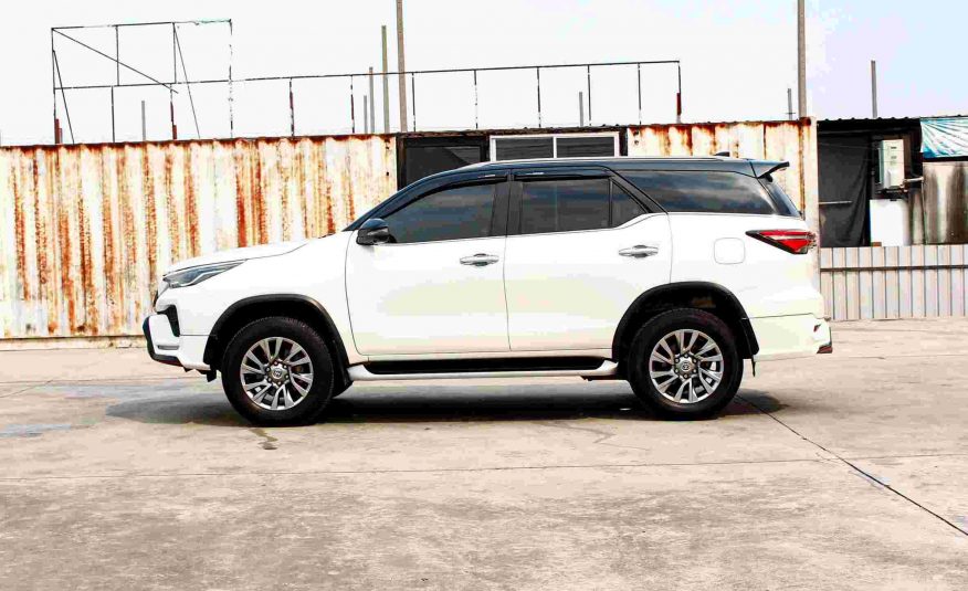 2022 TOYOTA FORTUNER 2.4 V 4WD LEADER