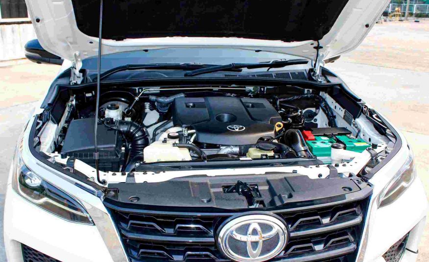 2022 TOYOTA FORTUNER 2.4 V 4WD LEADER