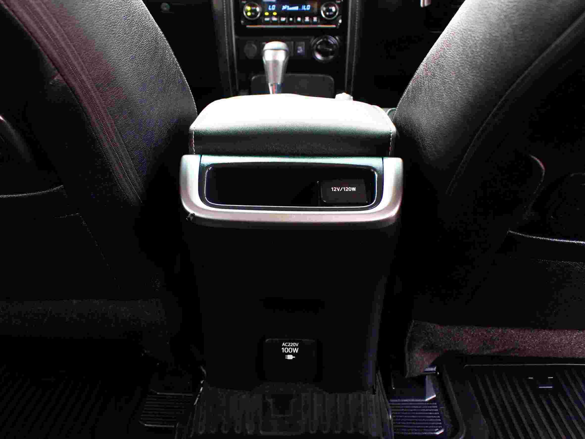 2022 TOYOTA FORTUNER 2.4 V 4WD LEADER