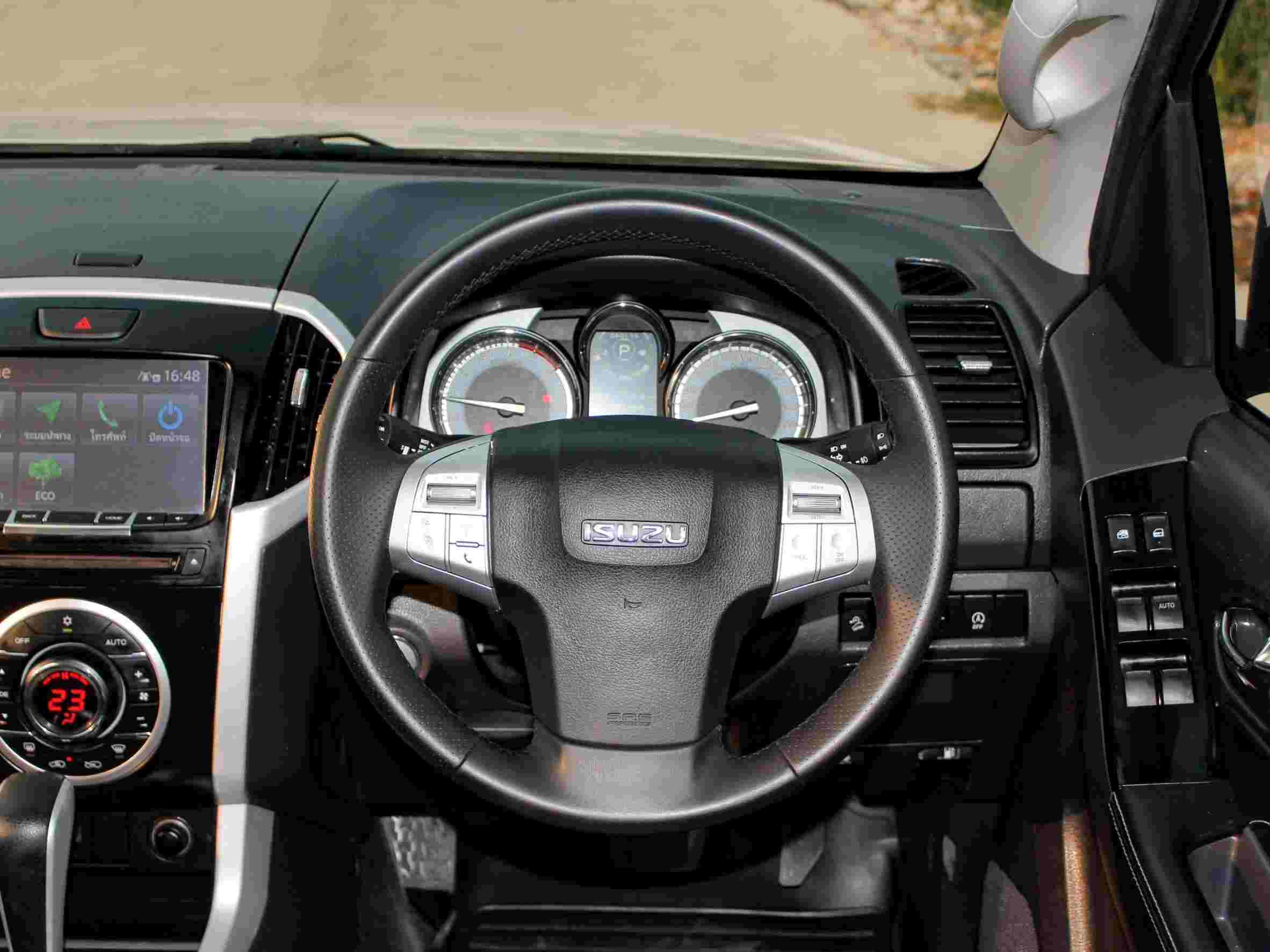 2019 ISUZU MUX 1.9 (DVD Navi)