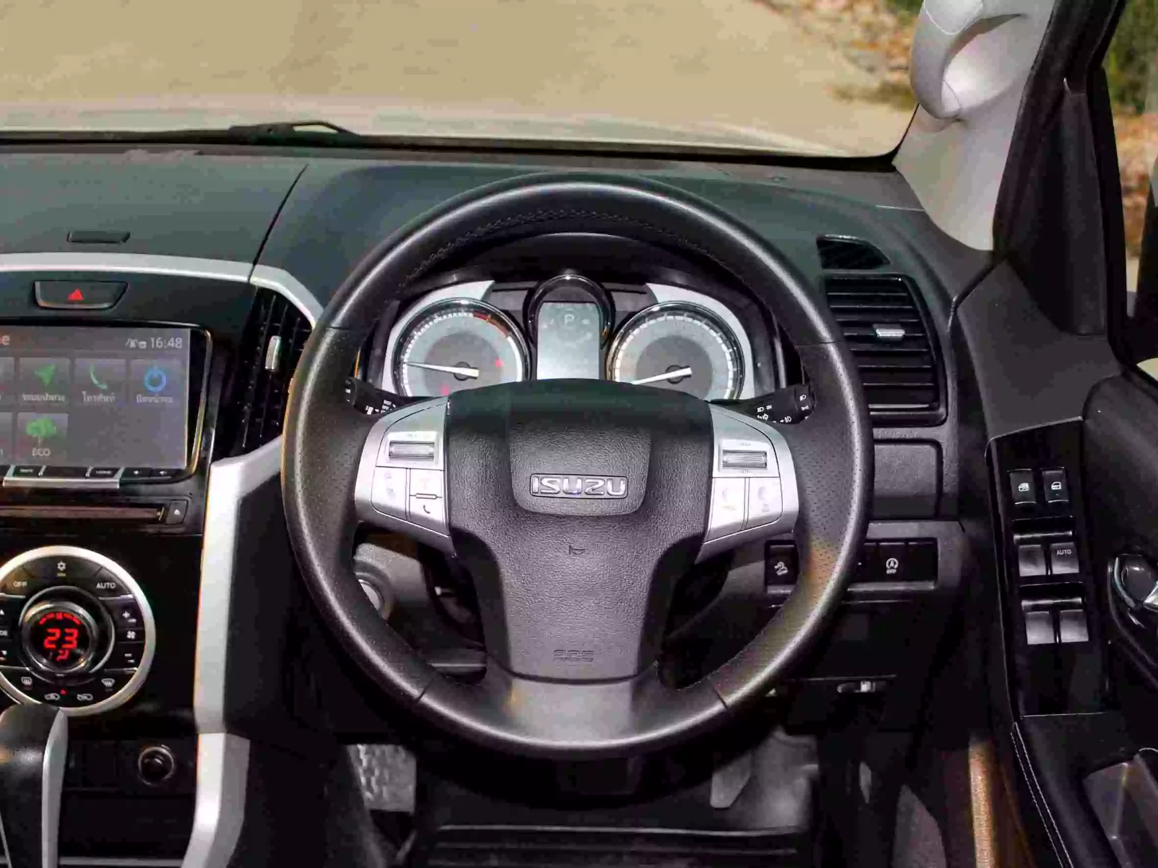 2019 ISUZU MUX 1.9 (DVD Navi)