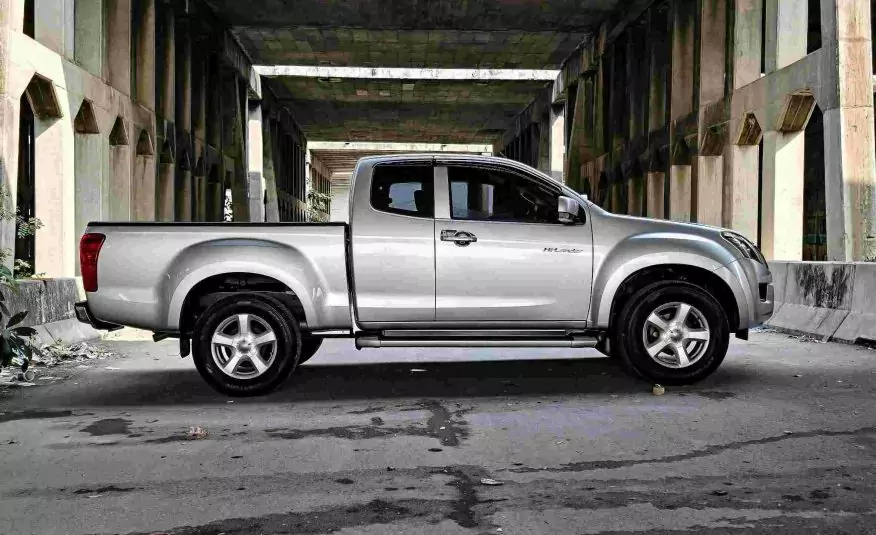 2013 ISUZU DMAX Hi – Lander Cab 2.5 VGS Z