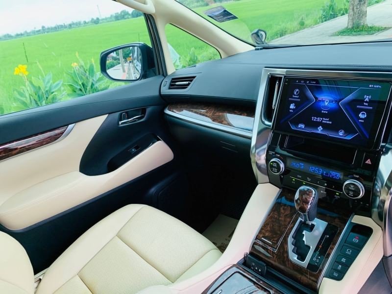 2019 TOYOTA ALPHARD 2.5 HYBRID X E-FOUR 4WD