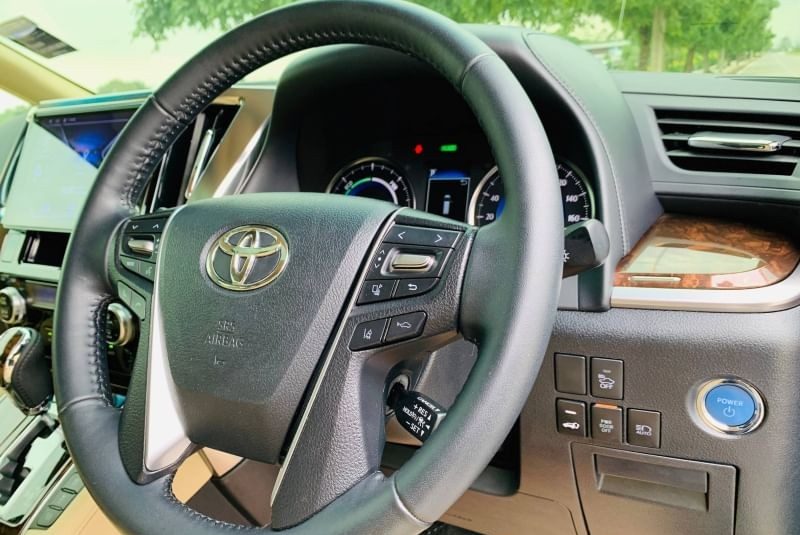 2019 TOYOTA ALPHARD 2.5 HYBRID X E-FOUR 4WD